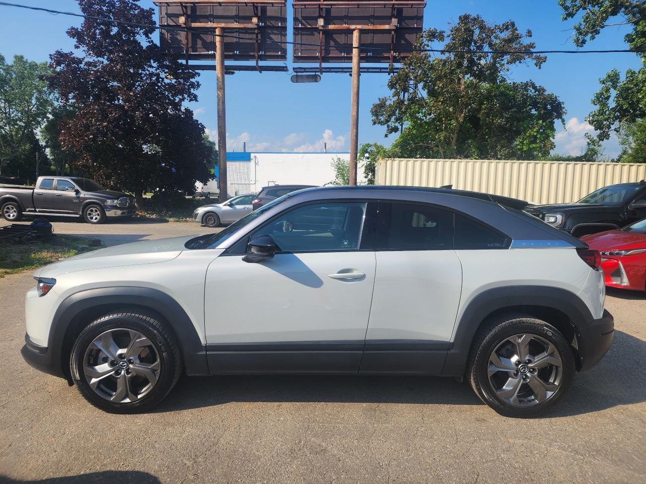 2022 Mazda MX-3 GT l Clean Carfax l No accidents l Like New Photo4