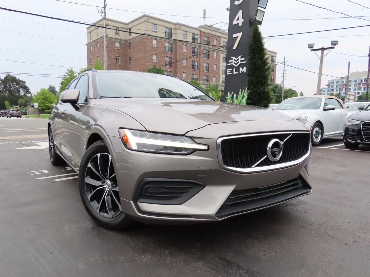 2019 Volvo V60 T5 Momentum - Navigation - Leather - Blind Spot Monitor !!! Photo