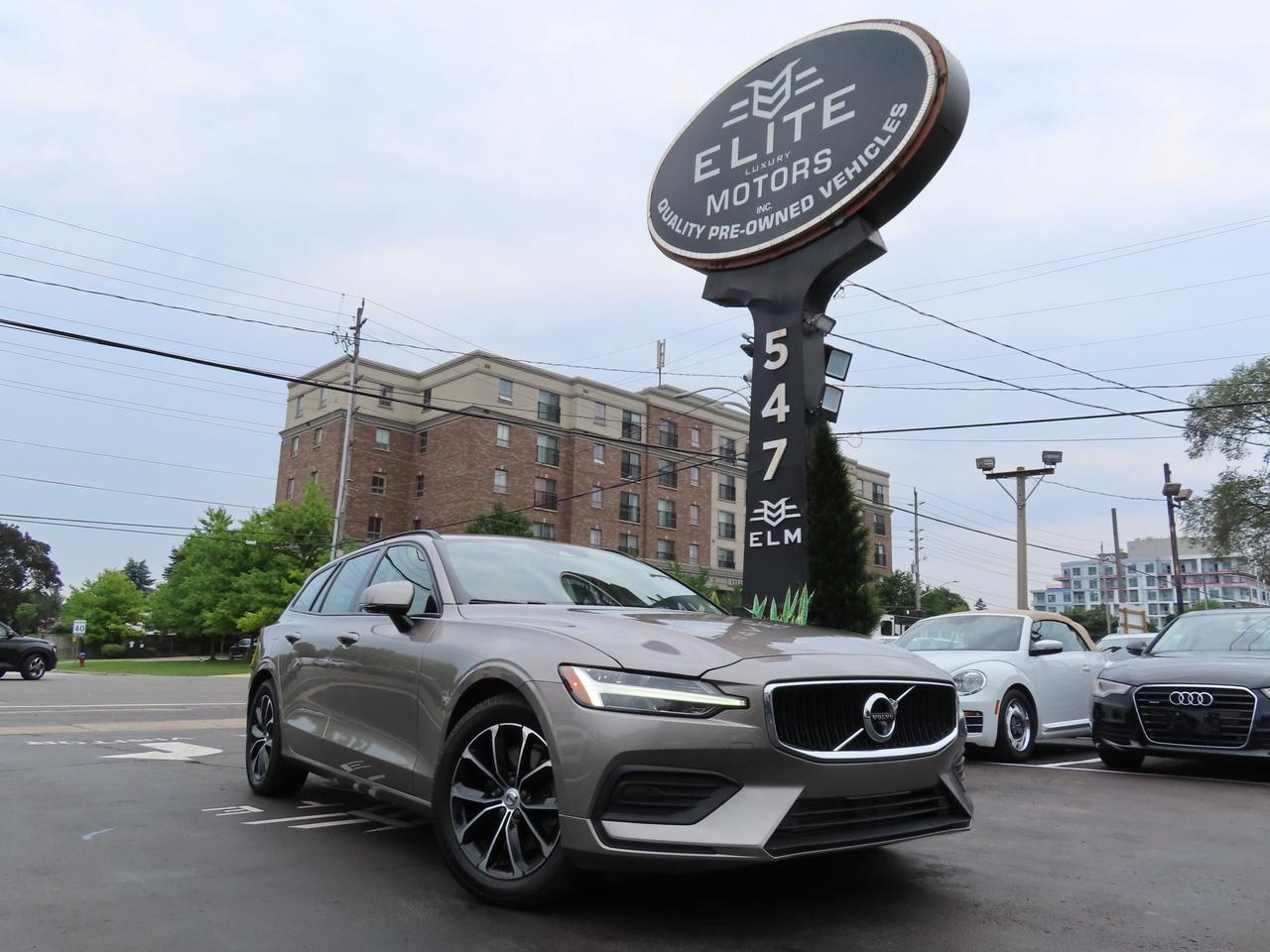 2019 Volvo V60 T5 Momentum - Navigation - Leather - Blind Spot Monitor !!! Photo