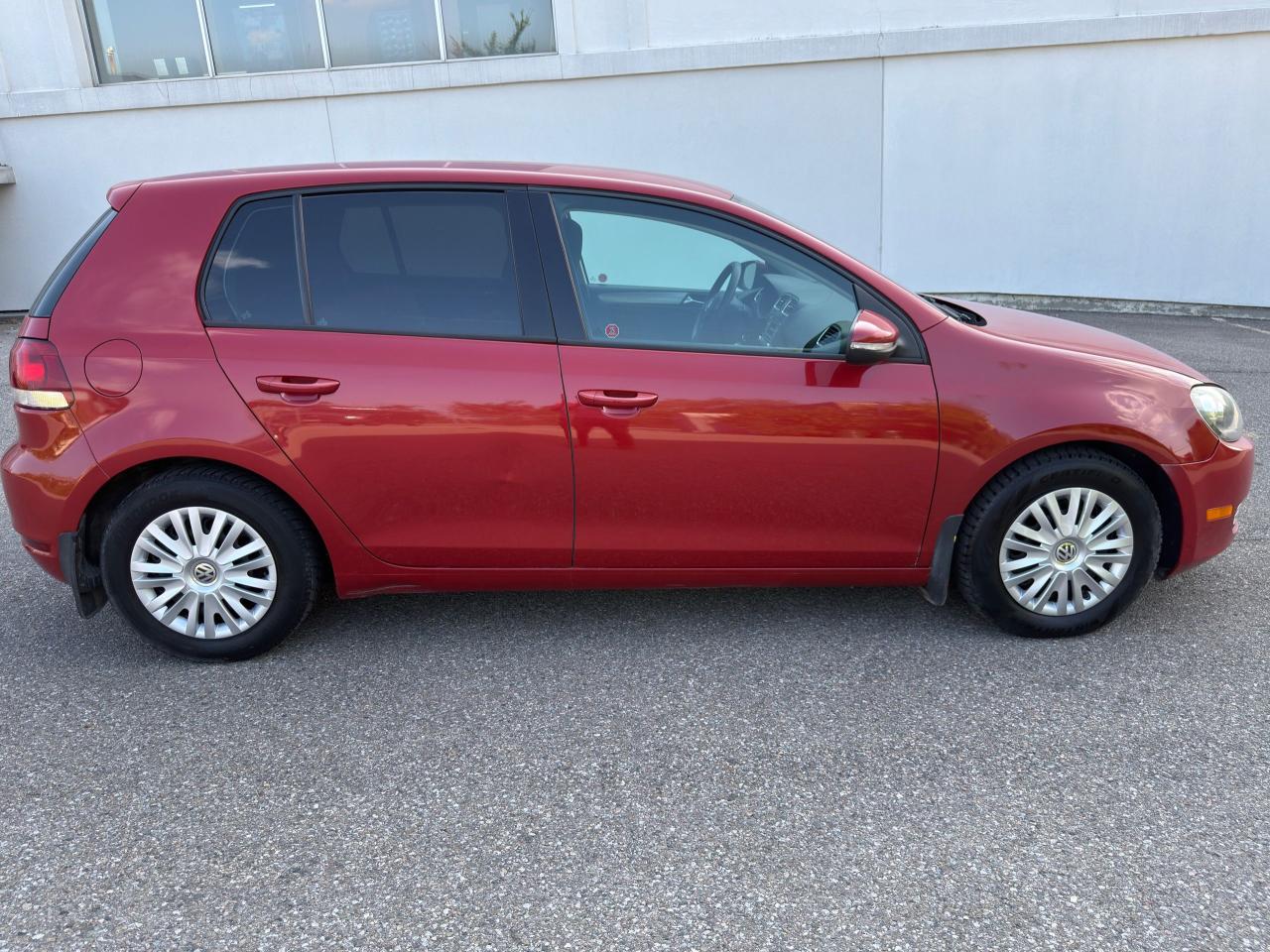 2010 Volkswagen Golf TRENDLINE - Photo #4