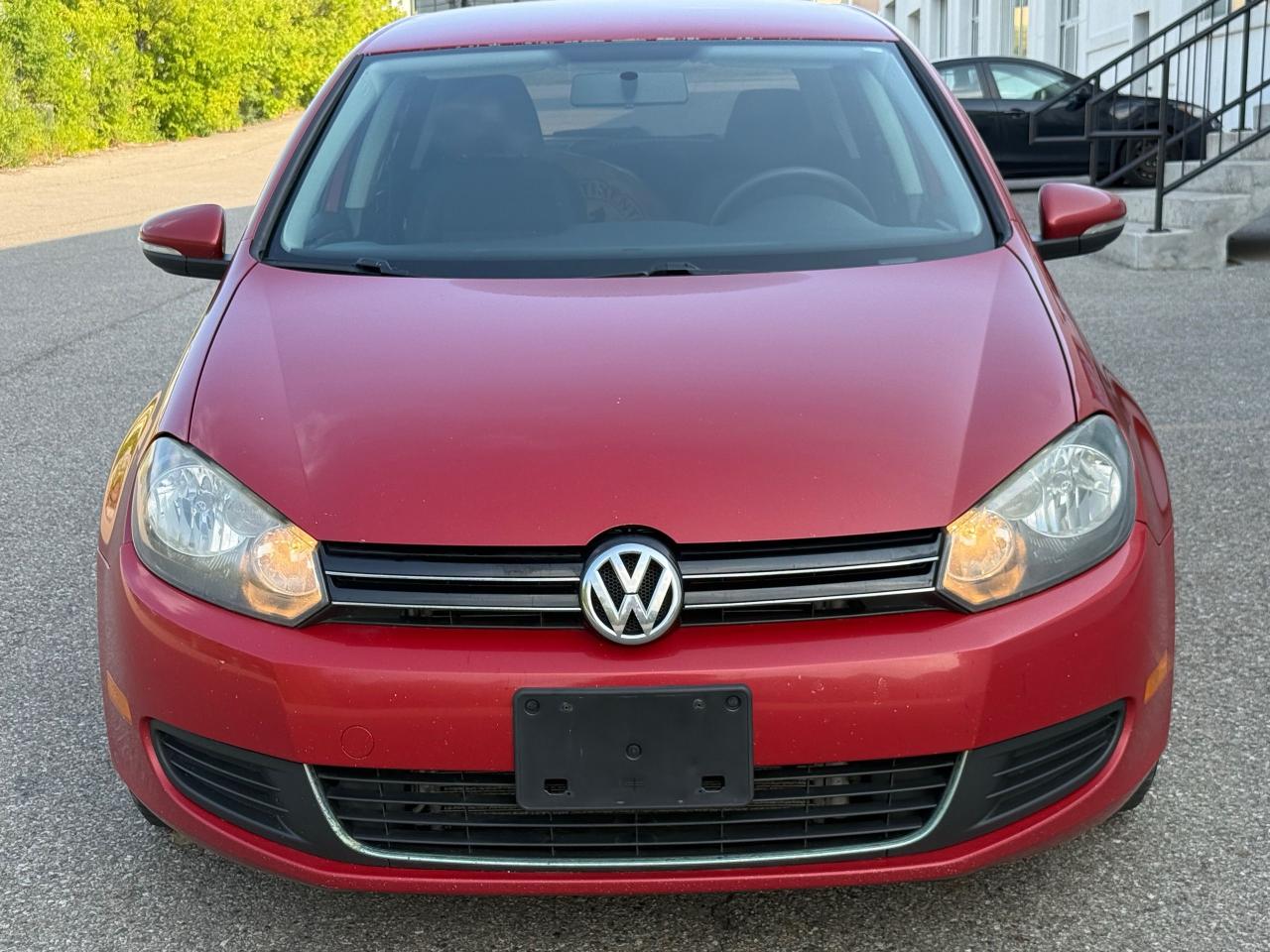 2010 Volkswagen Golf TRENDLINE - Photo #2