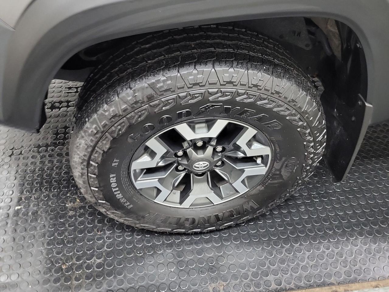 2023 Toyota Tacoma SHORT BOX TRD OFF ROAD - Photo #5