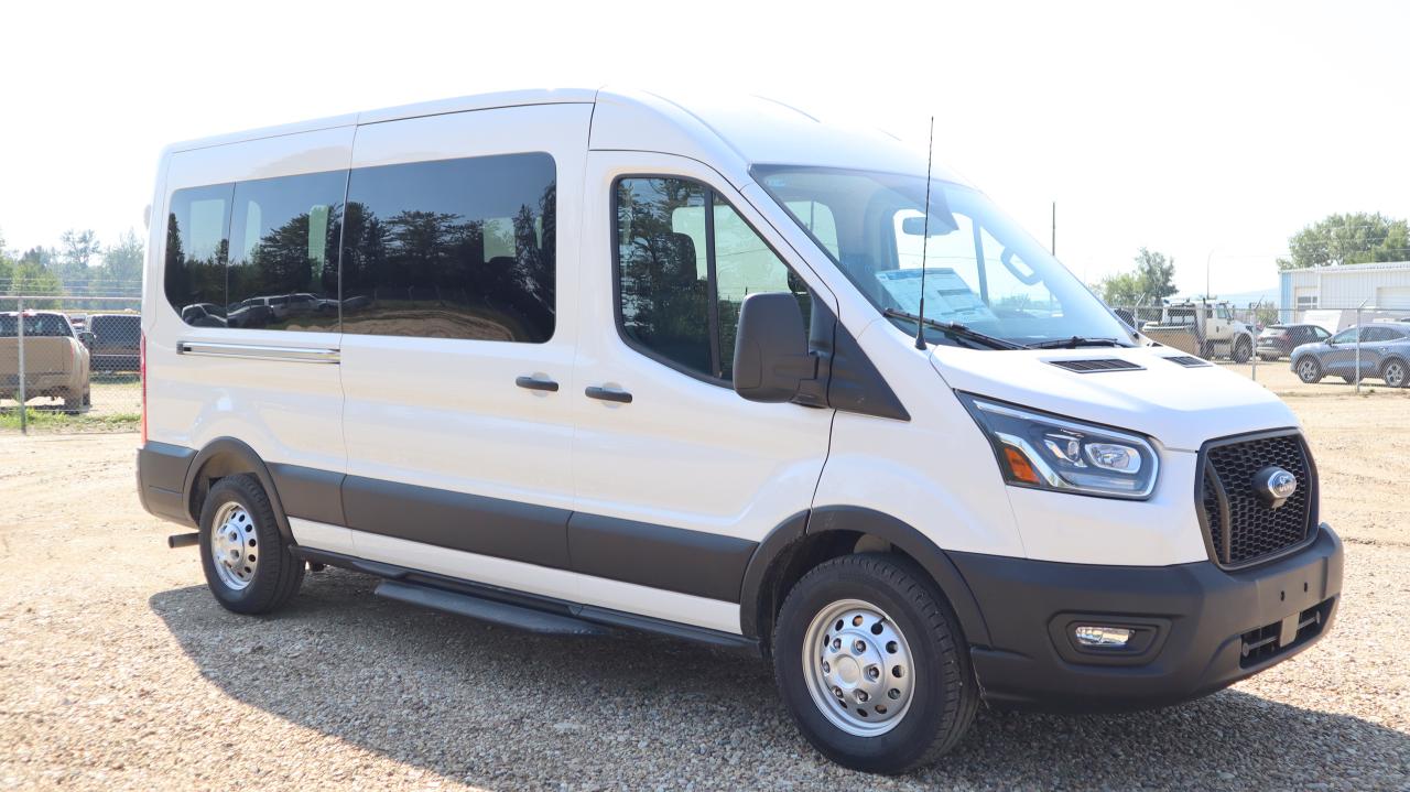 2025 Ford Transit Passenger Wagon XL Photo