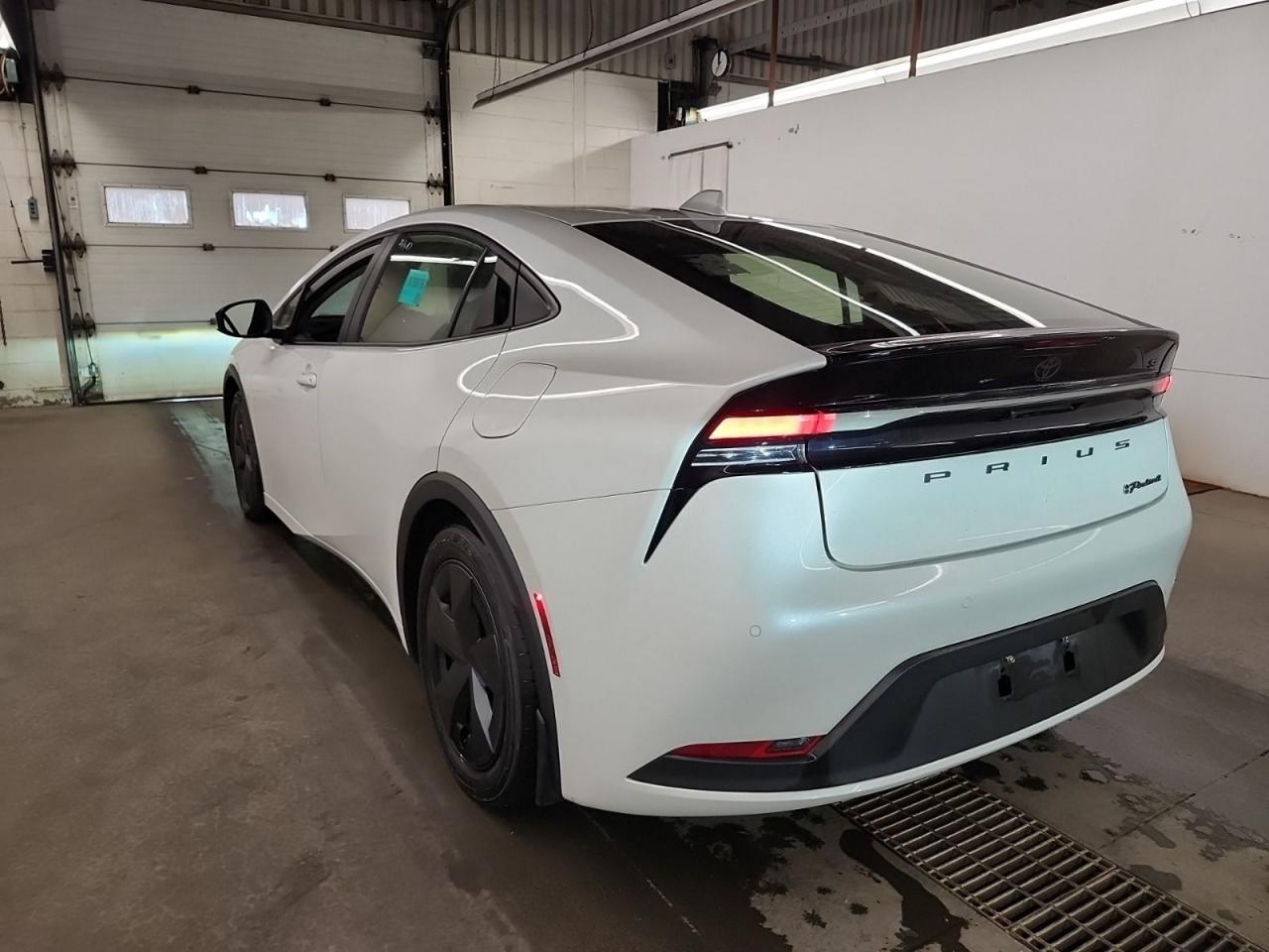 2024 Toyota Prius Prime SE - Photo #2