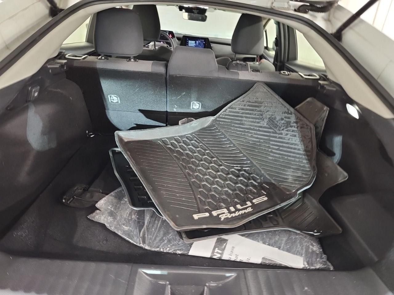 2024 Toyota Prius Prime SE - Photo #8