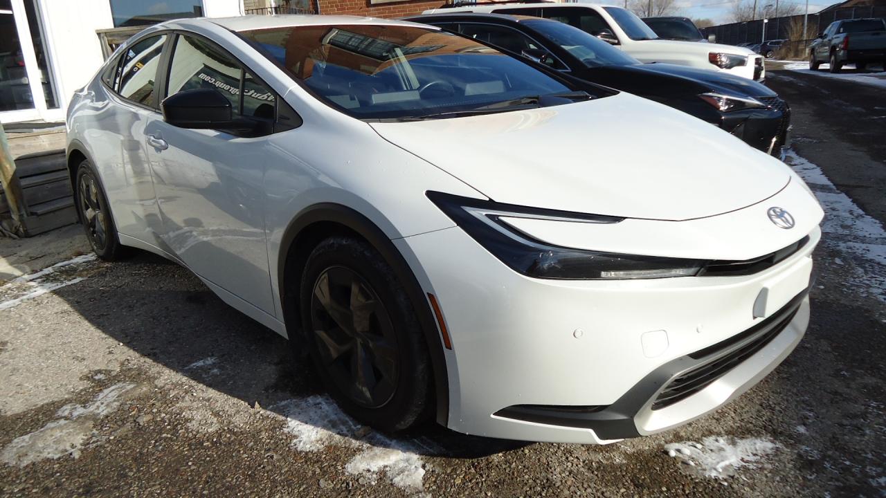 2024 Toyota Prius Prime SE - Photo #1