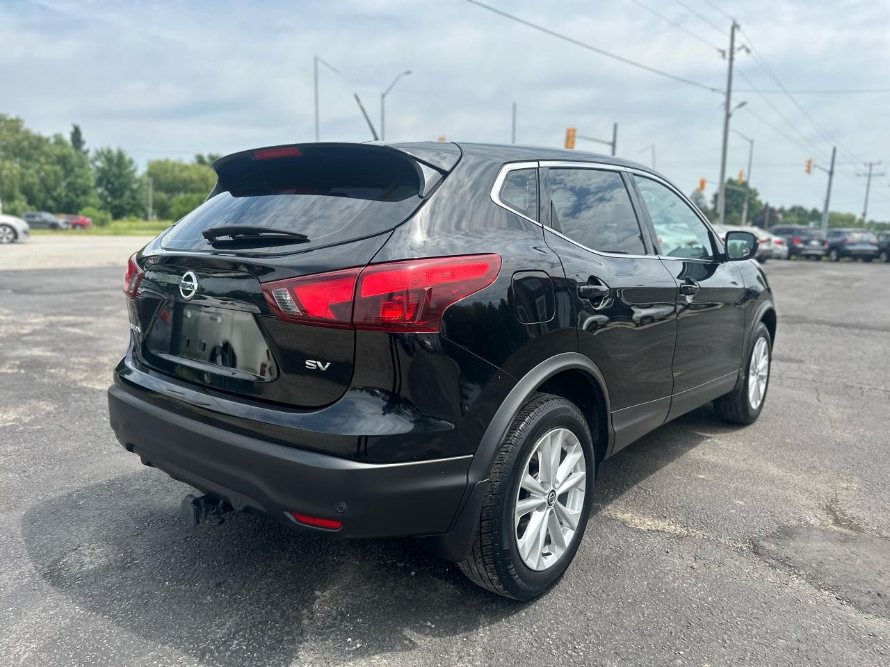 2019 Nissan Qashqai SV Photo3