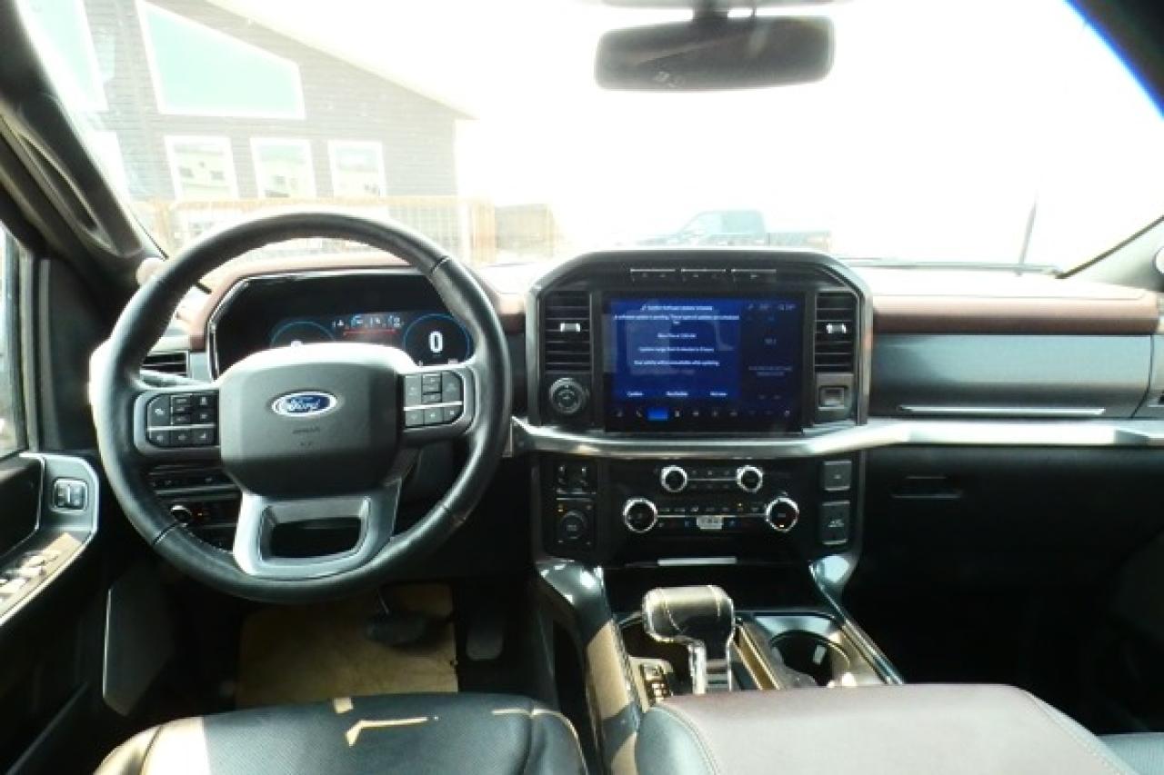2023 Ford F-150 LARIAT ecoboost w/H&C L, Htd wheel, NAV, BUC, PRB - Photo #11