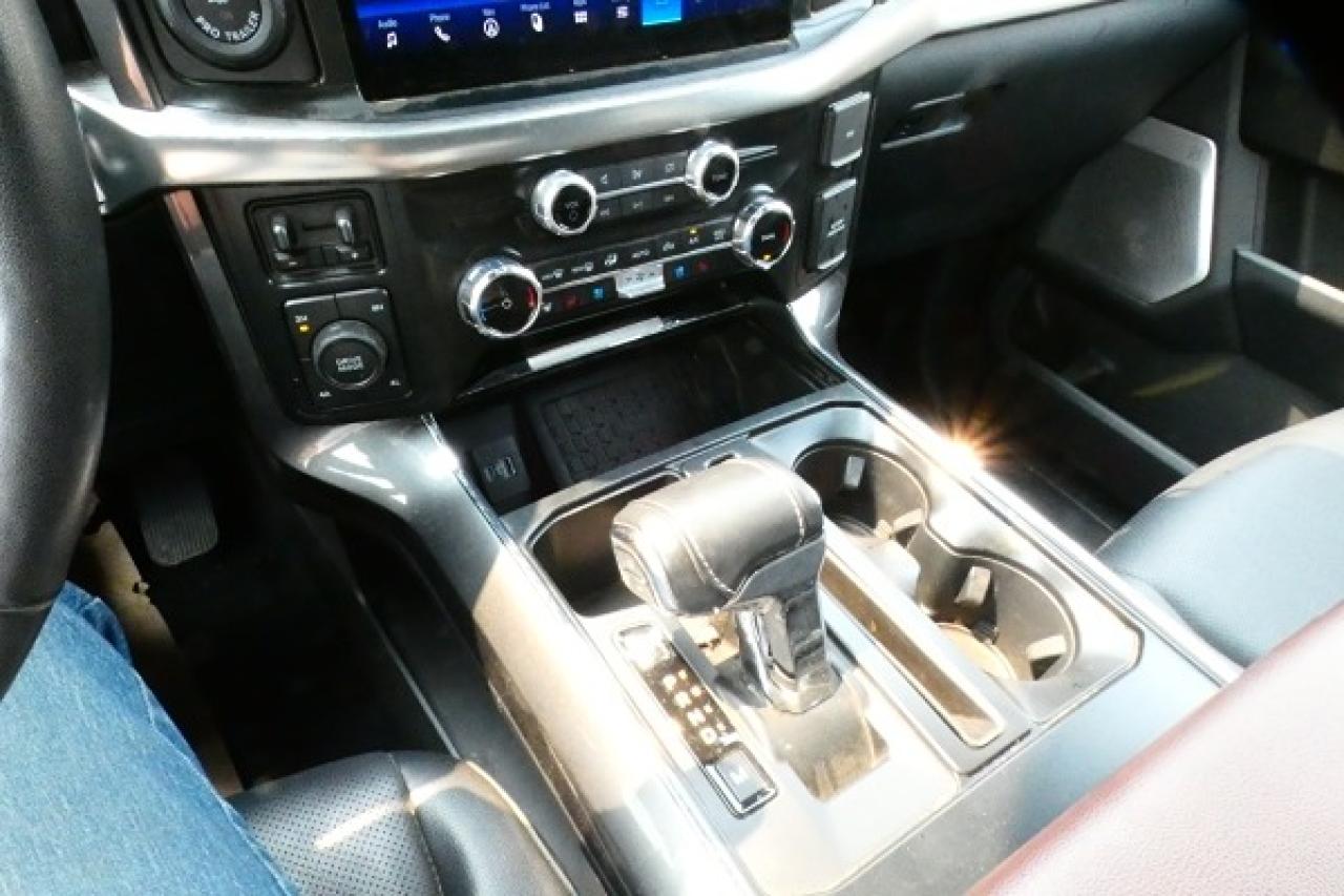 2023 Ford F-150 LARIAT ecoboost w/H&C L, Htd wheel, NAV, BUC, PRB - Photo #16