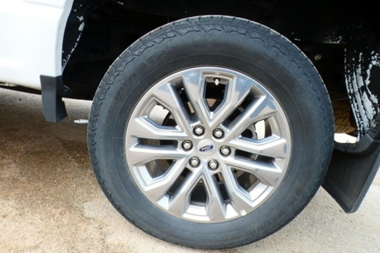2024 Ford F-150 LARIAT w/H&C L, Htd wheel, pano S/R, NAV, BUC - Photo #21
