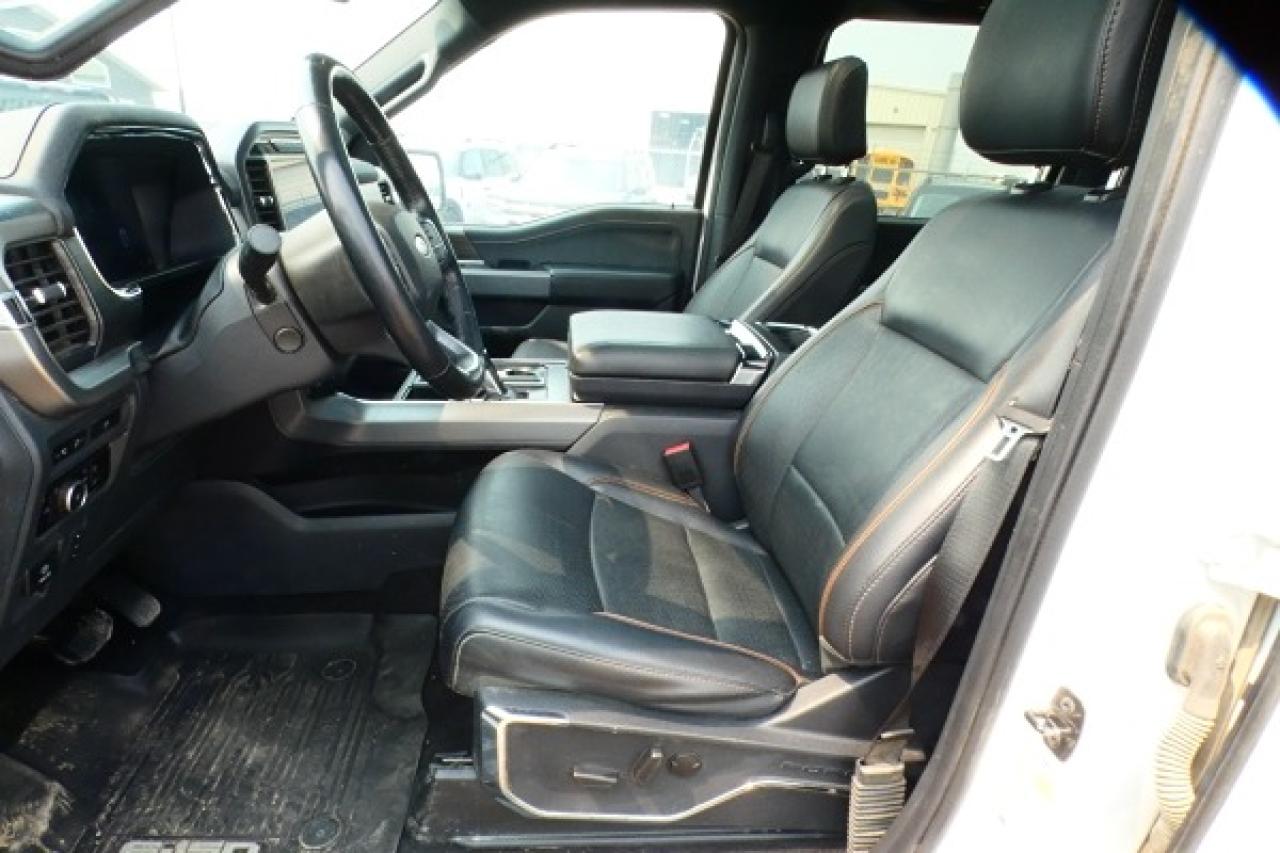 2024 Ford F-150 LARIAT w/H&C L, Htd wheel, pano S/R, NAV, BUC - Photo #10