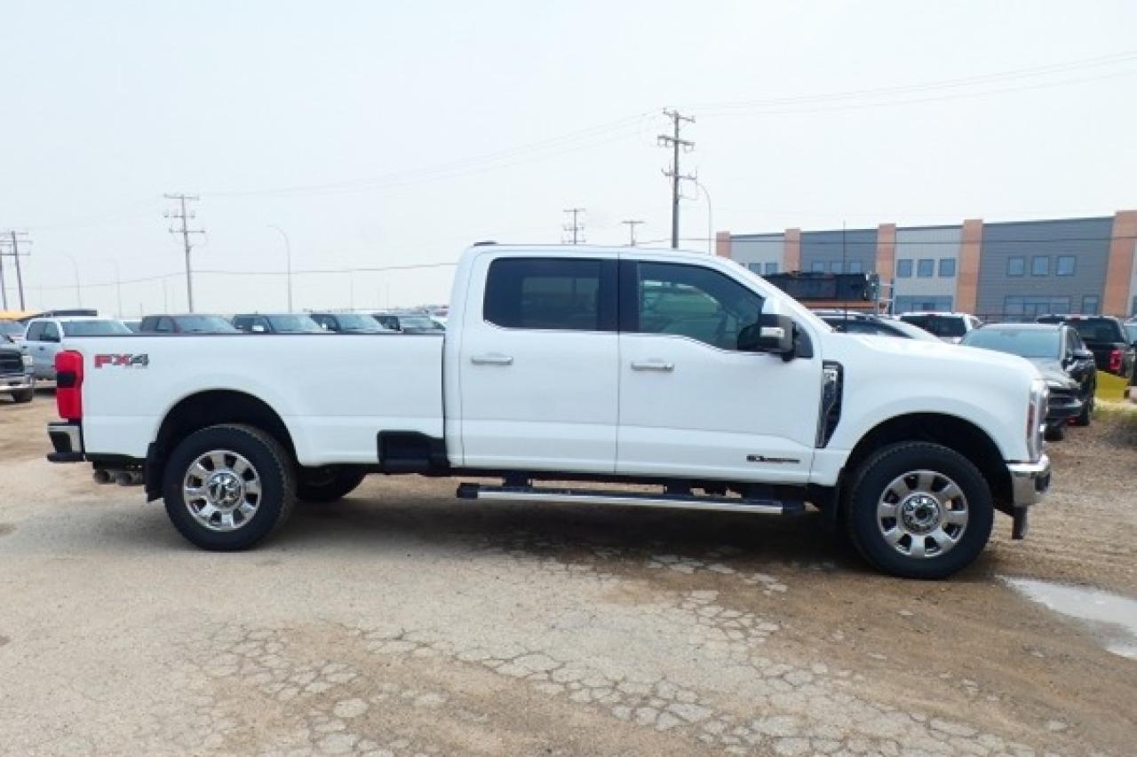 2024 Ford SUPER DUTY F-350 SRW LARIAT P/S DSL 8' box w/H&C L, Htd wheel, NAV, BUC - Photo #5