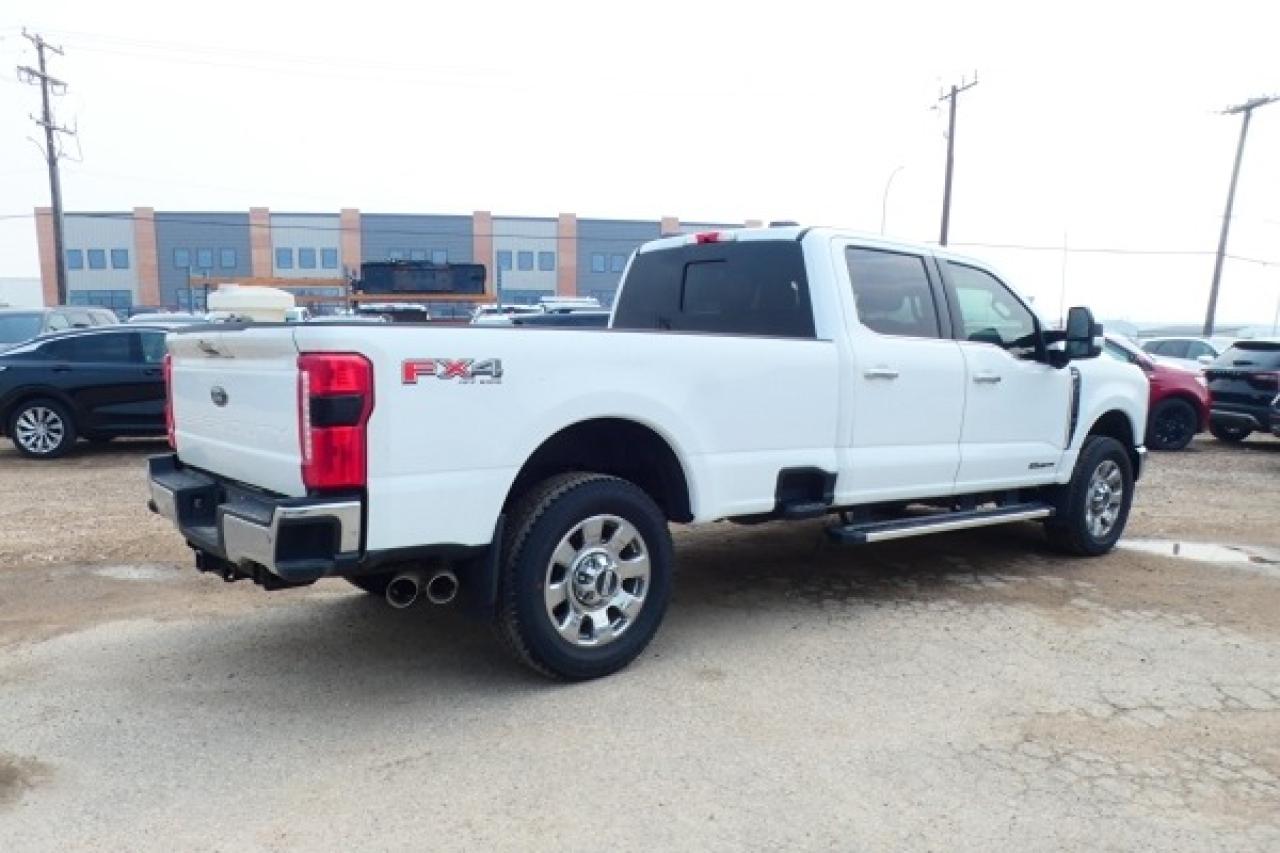 2024 Ford SUPER DUTY F-350 SRW LARIAT P/S DSL 8' box w/H&C L, Htd wheel, NAV, BUC - Photo #6