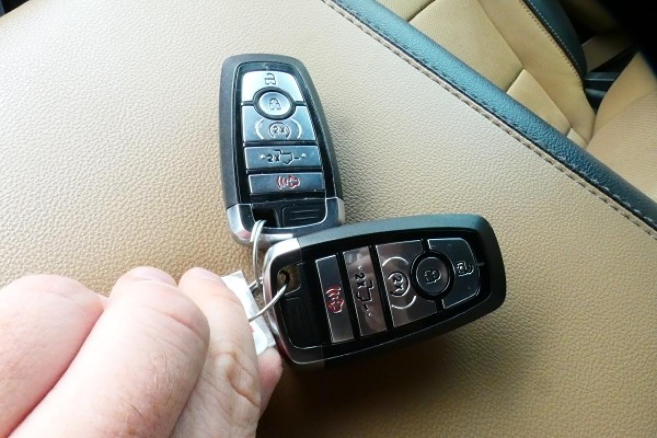 2024 Ford SUPER DUTY F-350 SRW LARIAT P/S DSL 8' box w/H&C L, Htd wheel, NAV, BUC - Photo #20