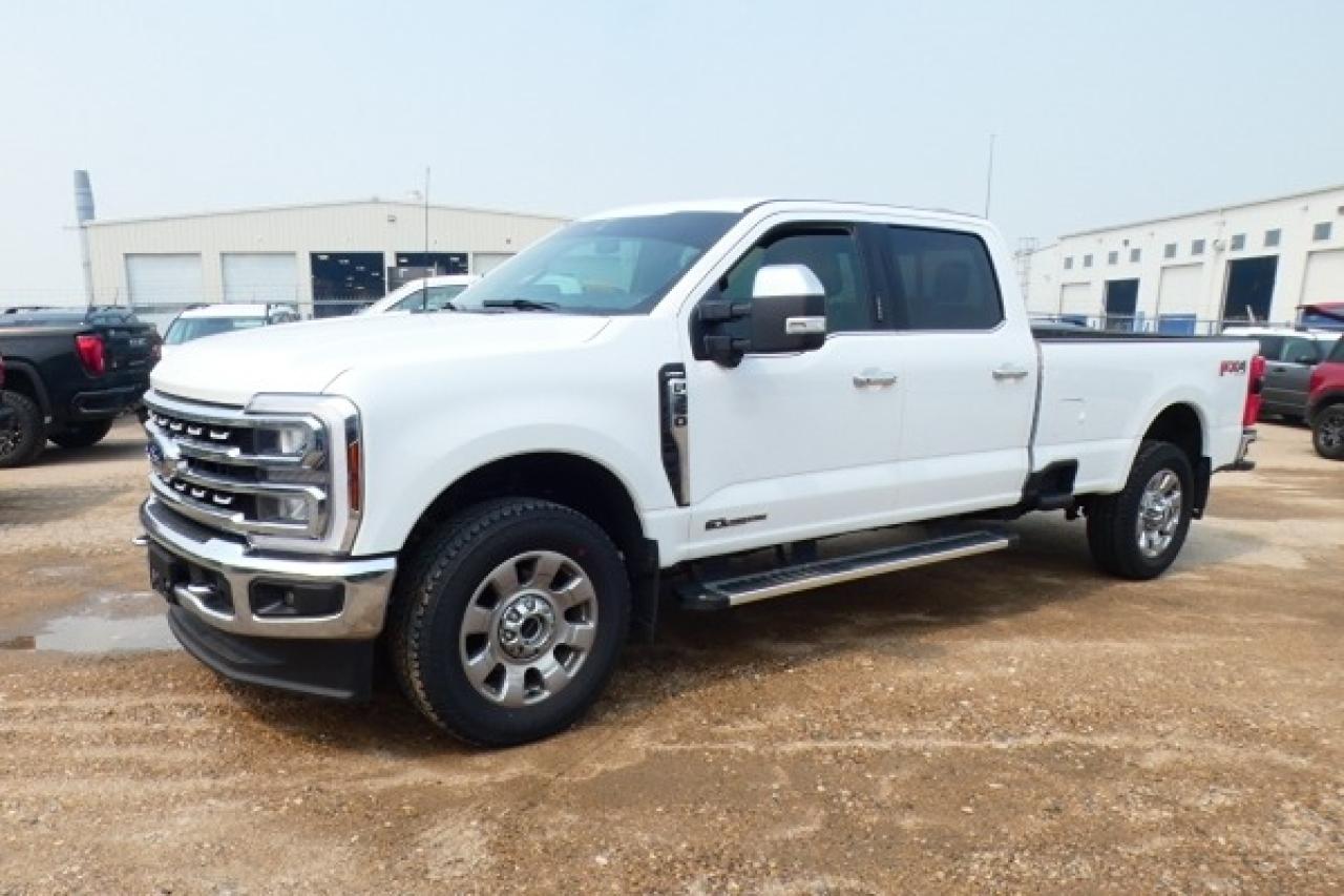 2024 Ford SUPER DUTY F-350 SRW LARIAT P/S DSL 8' box w/H&C L, Htd wheel, NAV, BUC - Photo #2