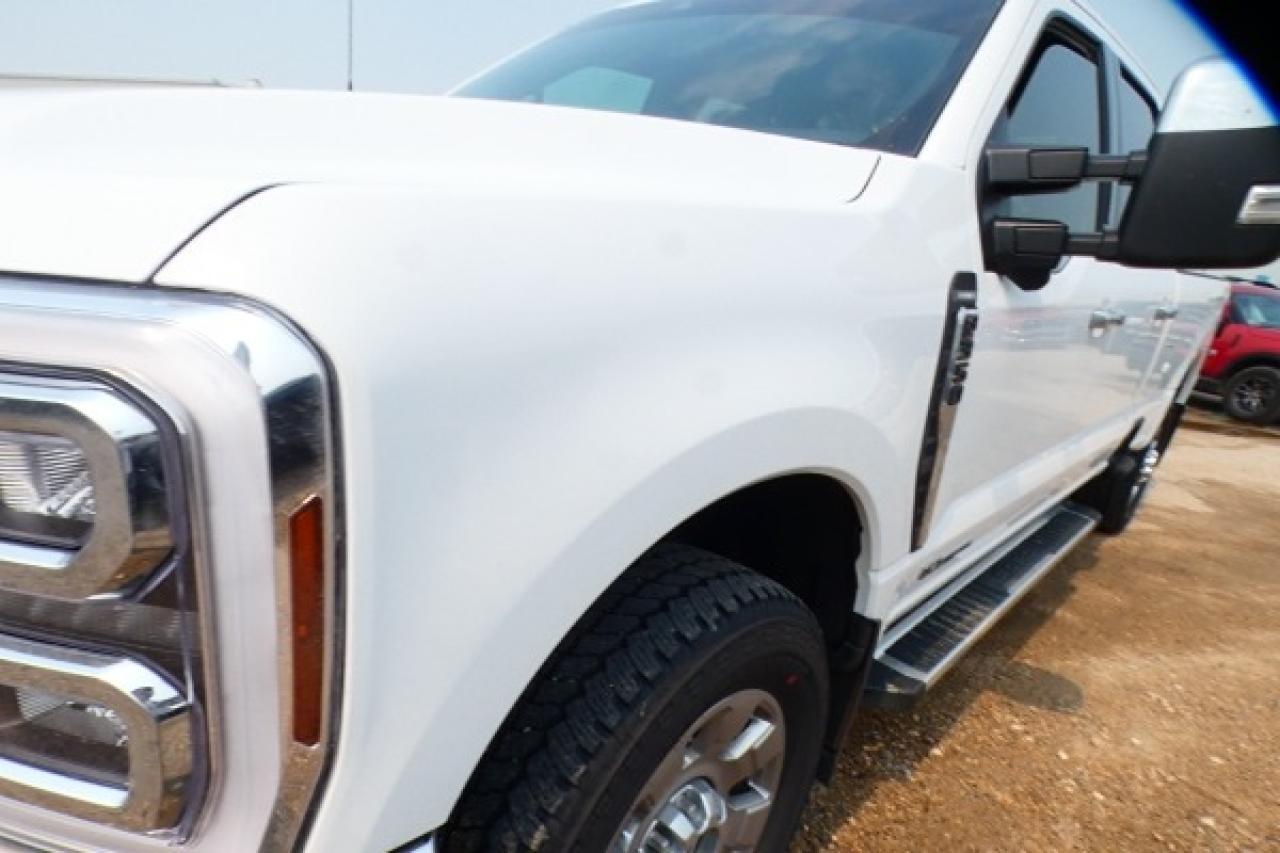 2024 Ford SUPER DUTY F-350 SRW LARIAT P/S DSL 8' box w/H&C L, Htd wheel, NAV, BUC - Photo #29