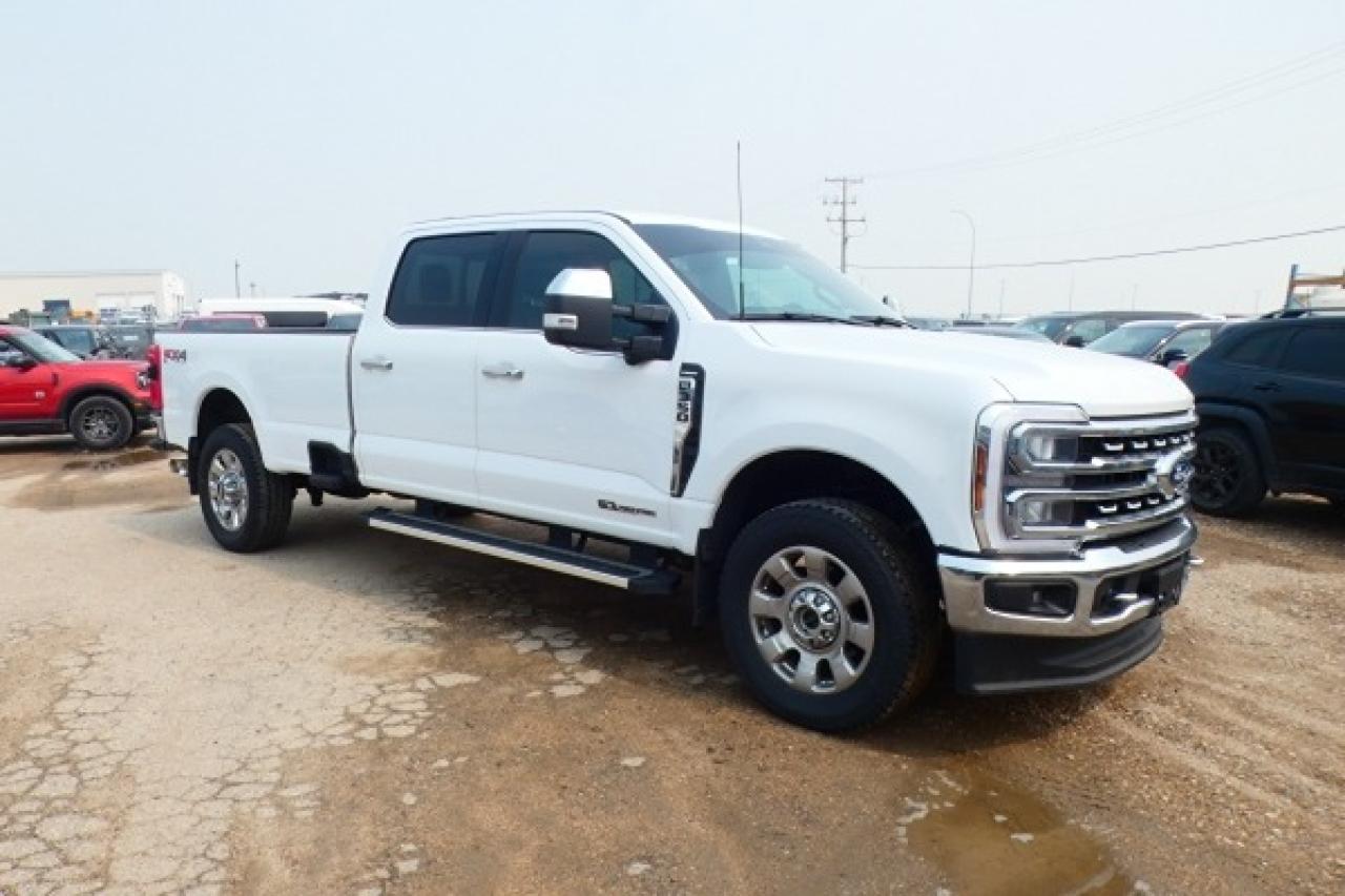 2024 Ford SUPER DUTY F-350 SRW LARIAT P/S DSL 8' box w/H&C L, Htd wheel, NAV, BUC - Photo #4