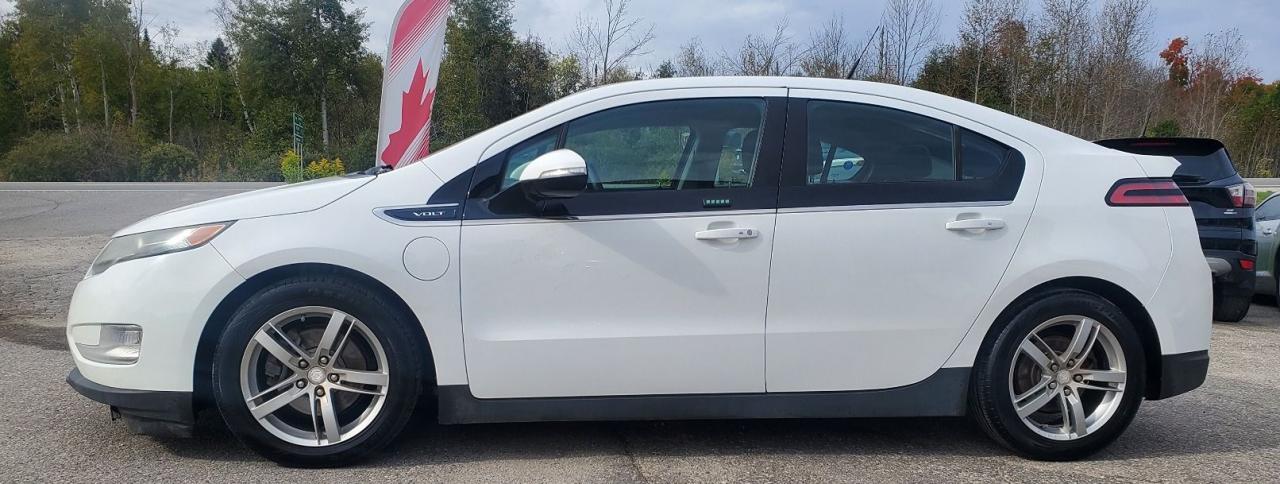 2012 Chevrolet Volt  Photo3