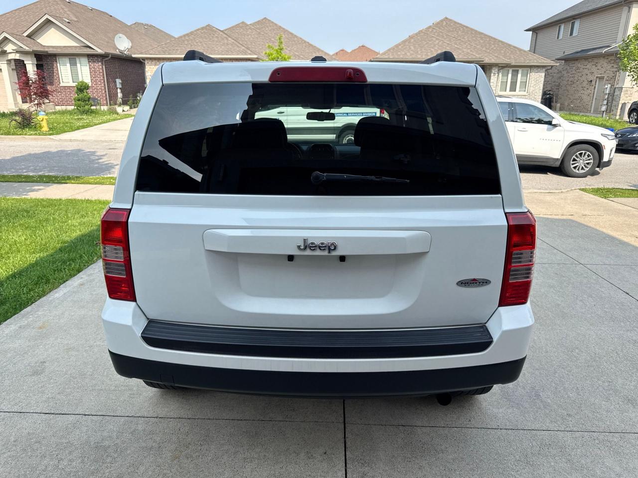 2014 Jeep Patriot FWD 4dr North Clean CarFax Finacing Trades-ins OK! - Photo #4