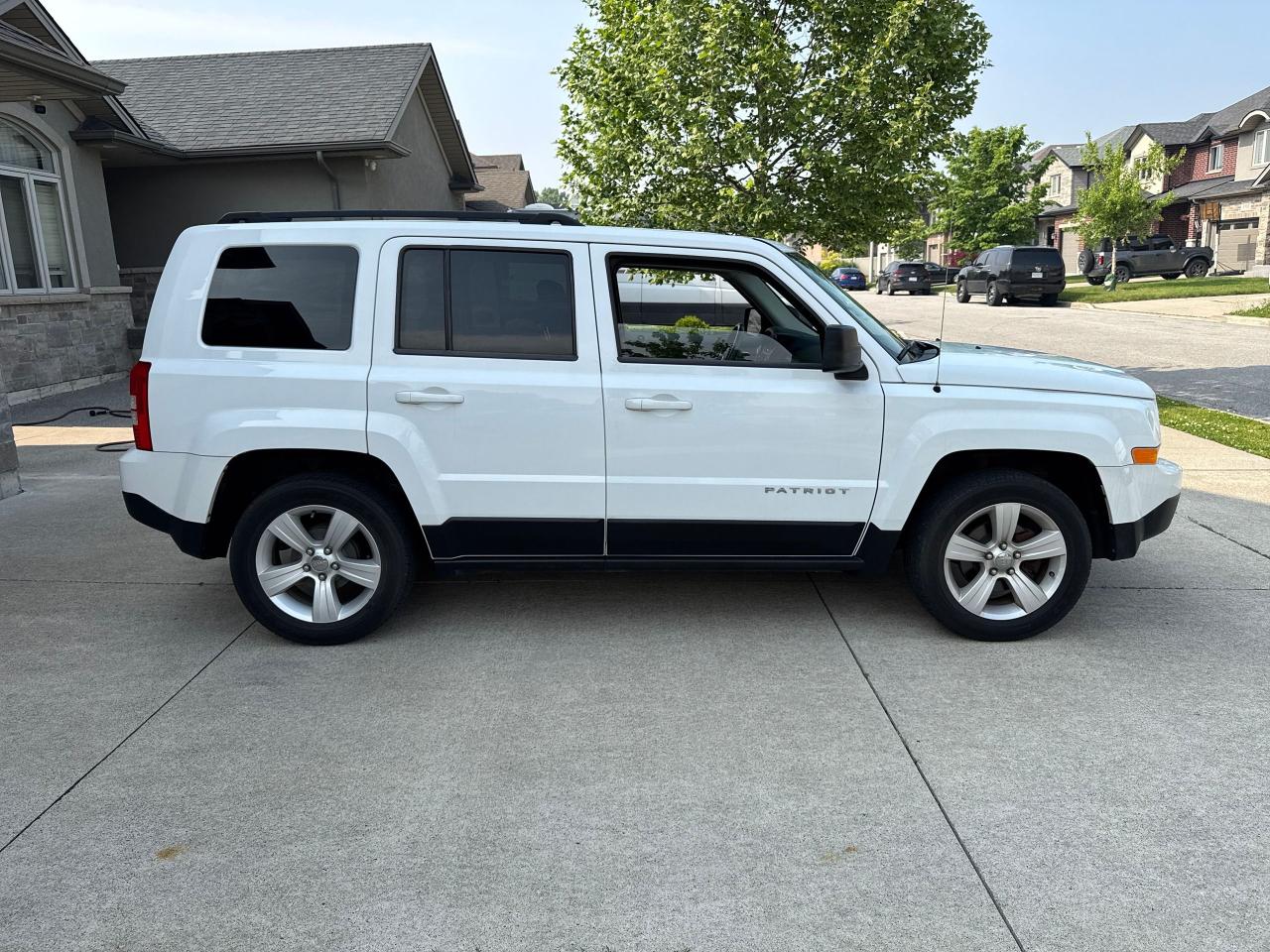 2014 Jeep Patriot FWD 4dr North Clean CarFax Finacing Trades-ins OK! - Photo #7