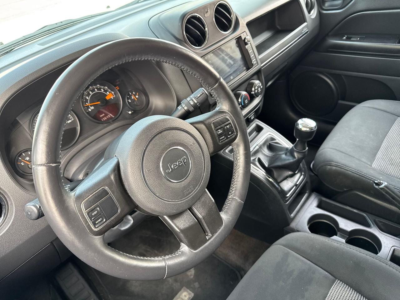 2014 Jeep Patriot FWD 4dr North Clean CarFax Finacing Trades-ins OK! - Photo #8