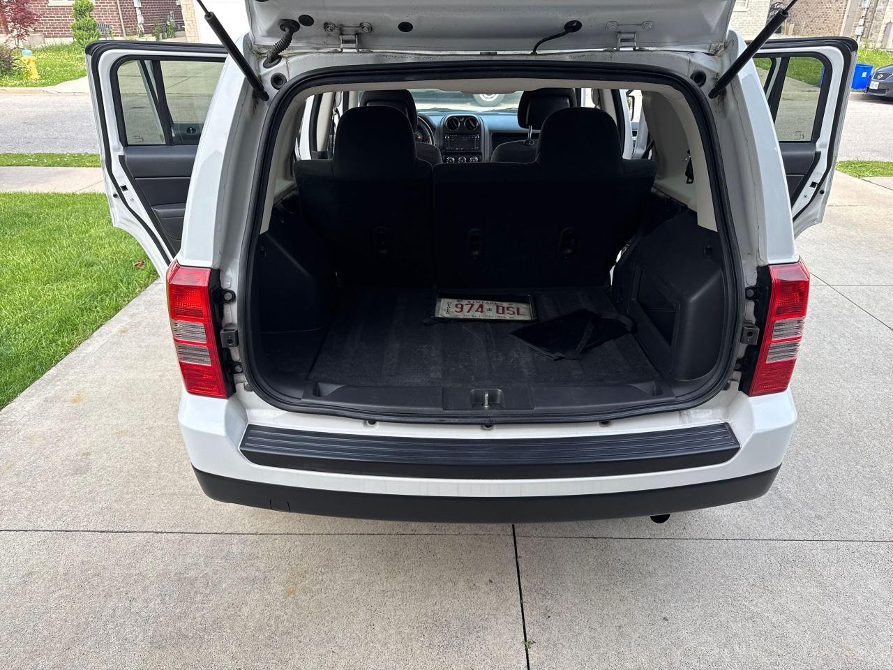 2014 Jeep Patriot FWD 4dr North Clean CarFax Finacing Trades-ins OK! - Photo #11