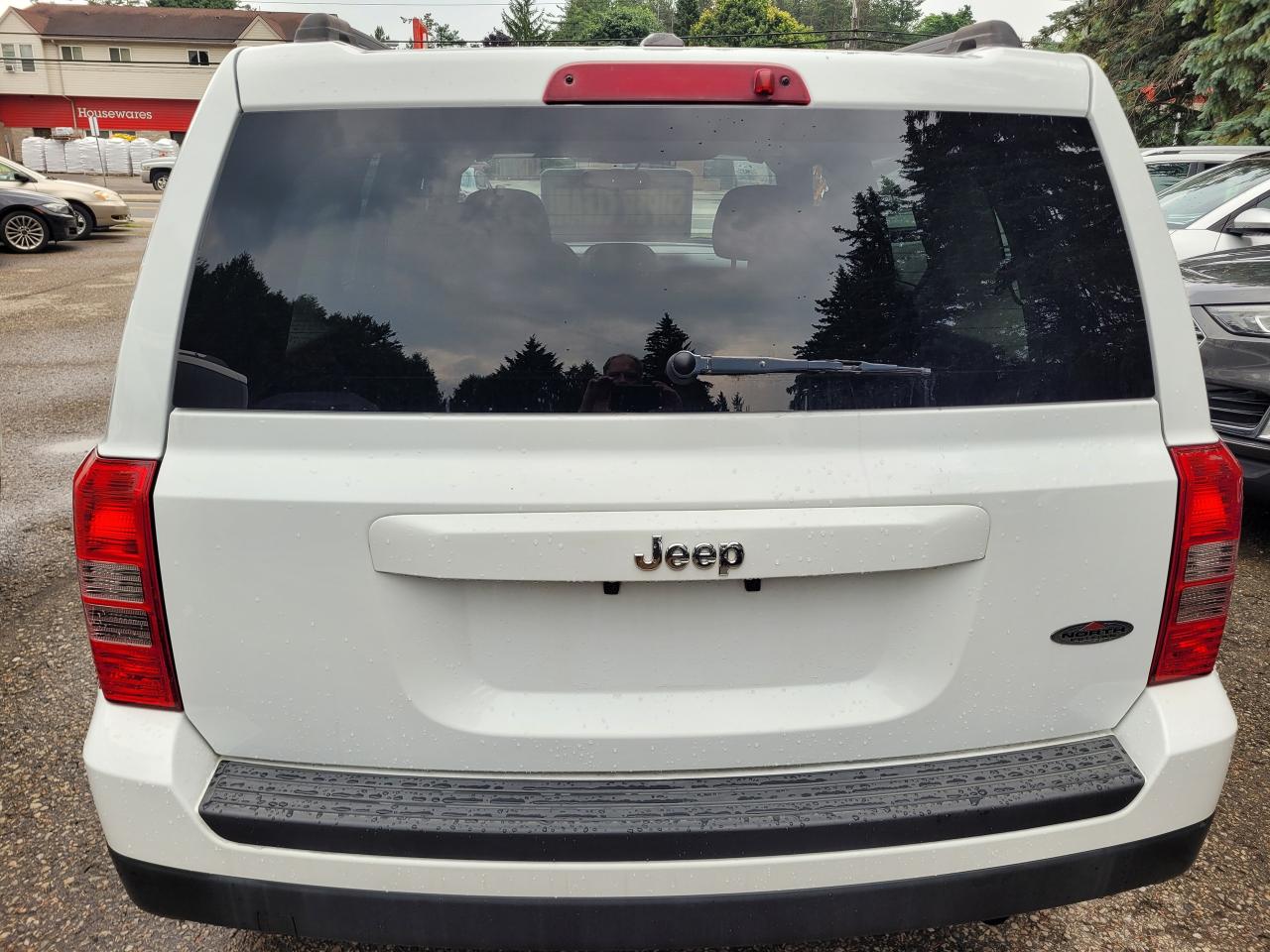 2014 Jeep Patriot FWD 4dr North Clean CarFax Finacing Trades-ins OK! - Photo #4
