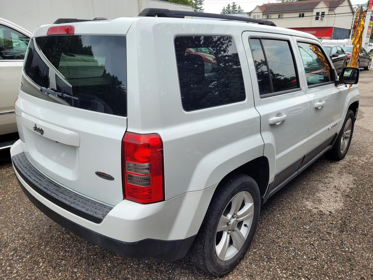 2014 Jeep Patriot FWD 4dr North Clean CarFax Finacing Trades-ins OK! Photo4