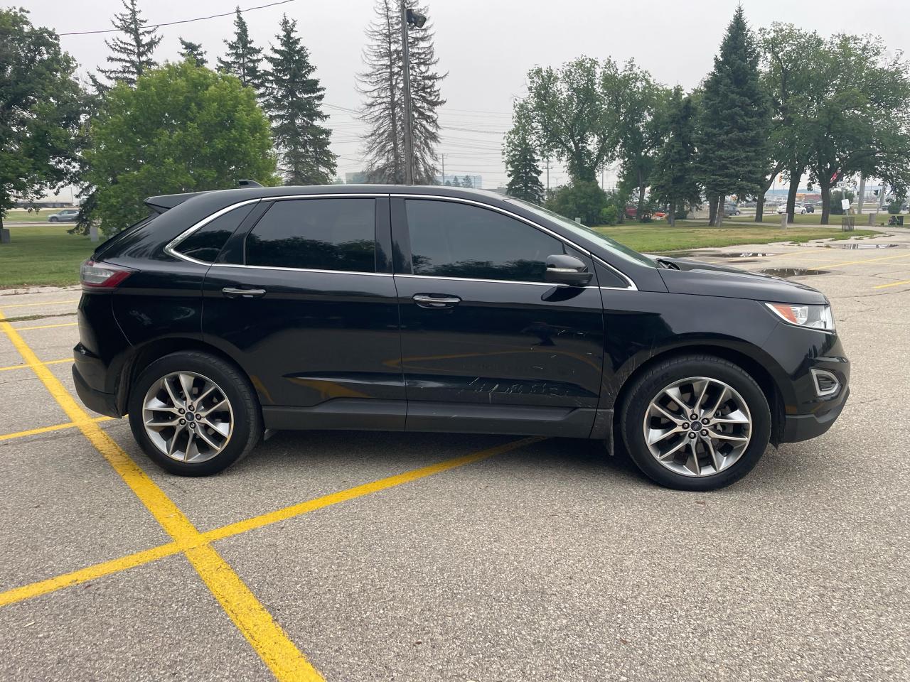 2016 Ford Edge Titanium - Photo #4