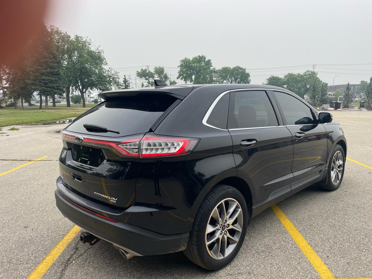 2016 Ford Edge Titanium - Photo #5