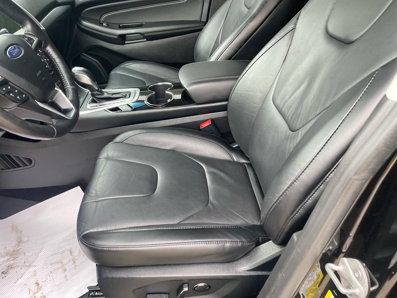 2016 Ford Edge Titanium - Photo #9