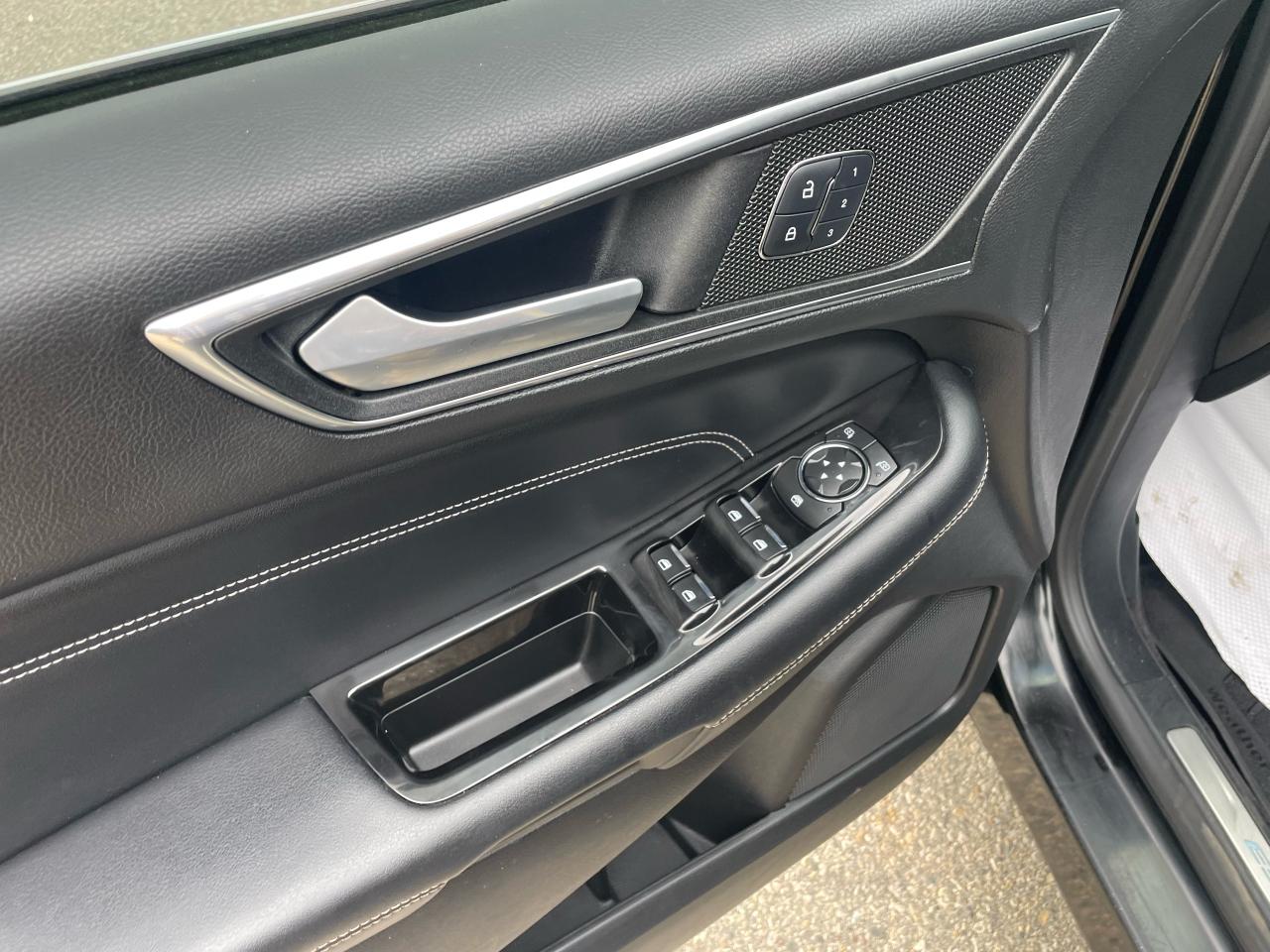 2016 Ford Edge Titanium - Photo #10