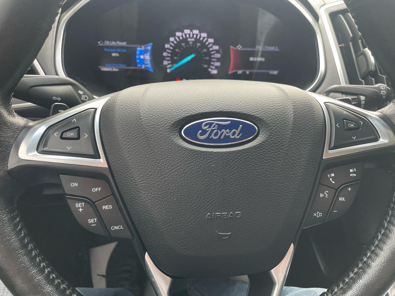 2016 Ford Edge Titanium - Photo #17