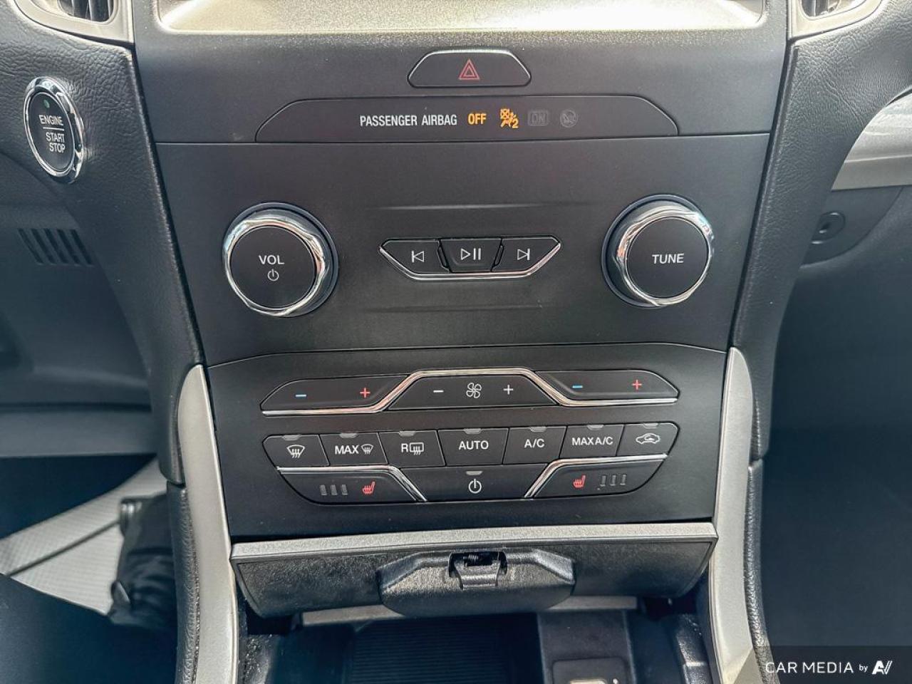2019 Ford Edge SEL / NO ACCIDENTS / LEATHER / NAV / AWD / AUTO - Photo #17