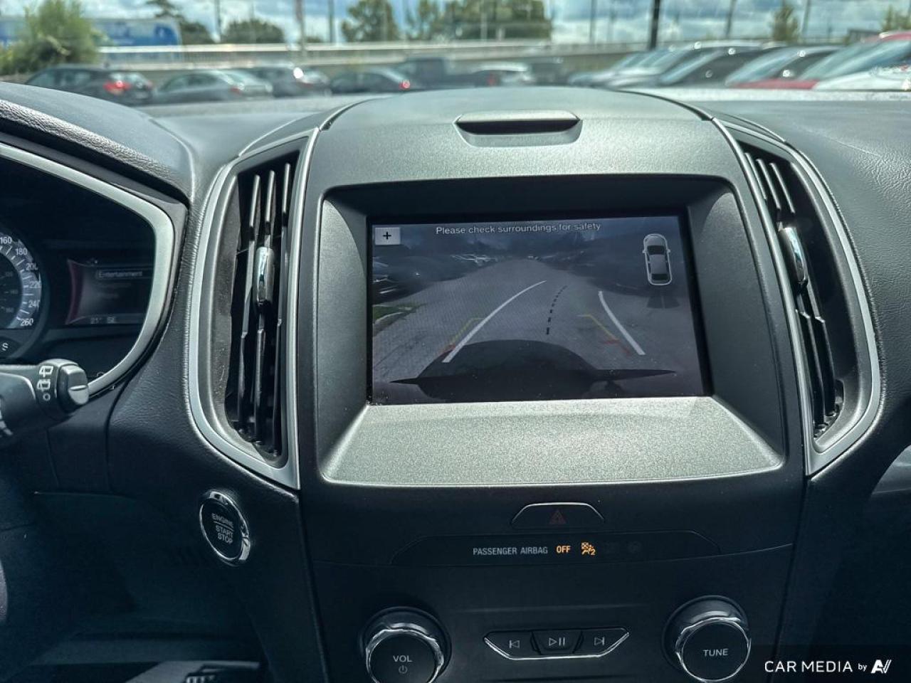 2019 Ford Edge SEL / NO ACCIDENTS / LEATHER / NAV / AWD / AUTO - Photo #16