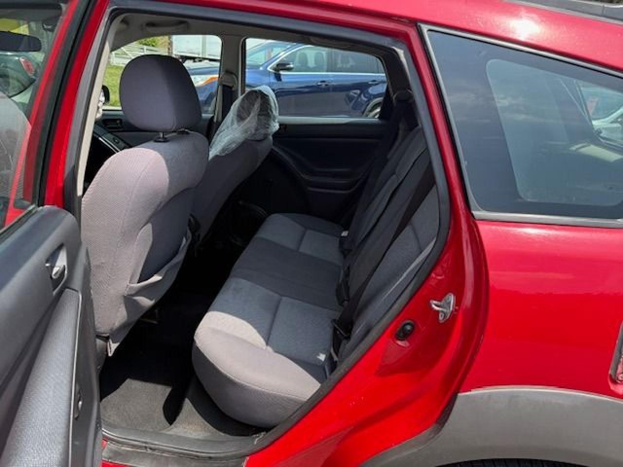 2004 Pontiac Vibe  - Photo #7
