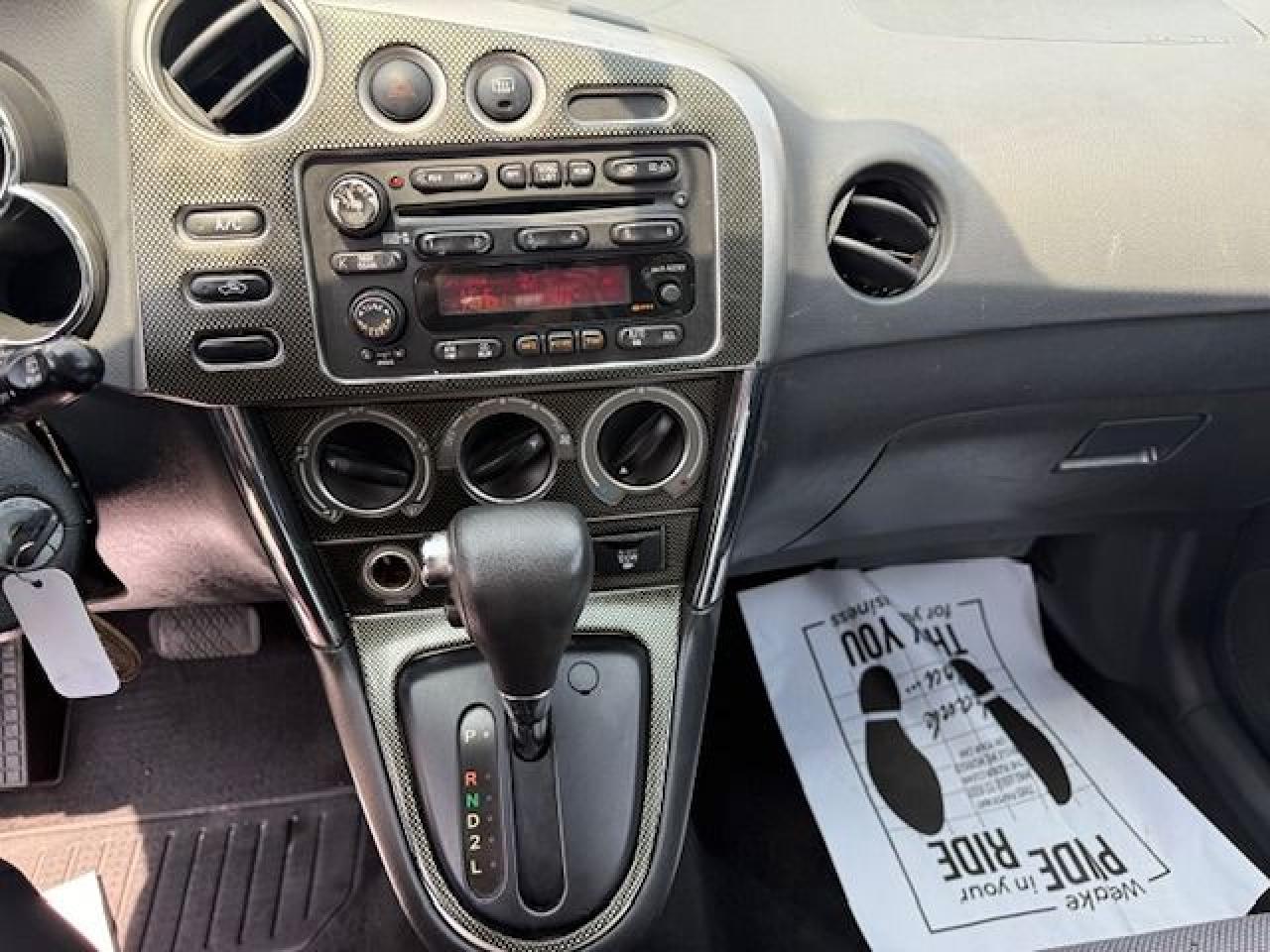 2004 Pontiac Vibe  - Photo #10