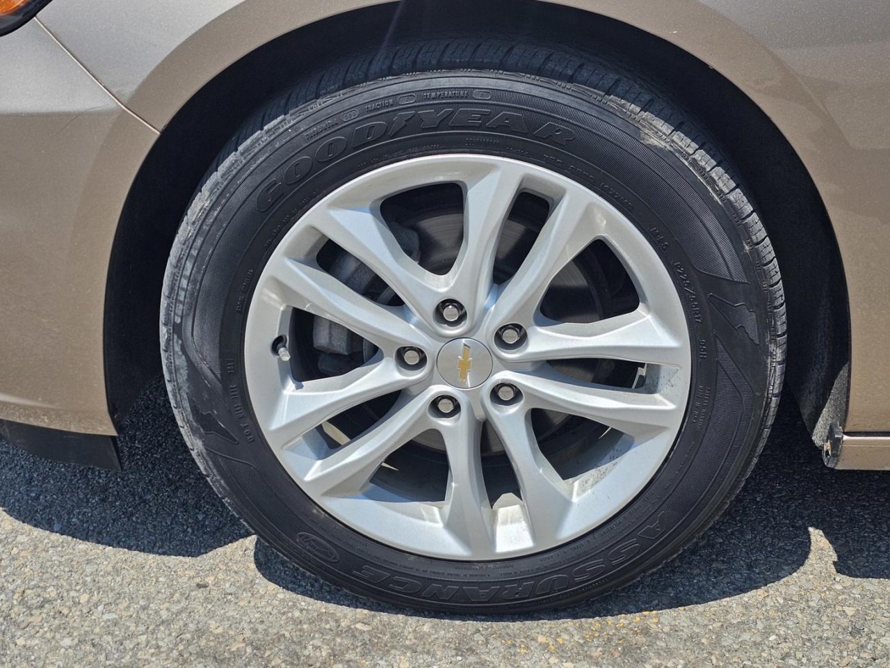 2018 Chevrolet Malibu LT - Photo #9