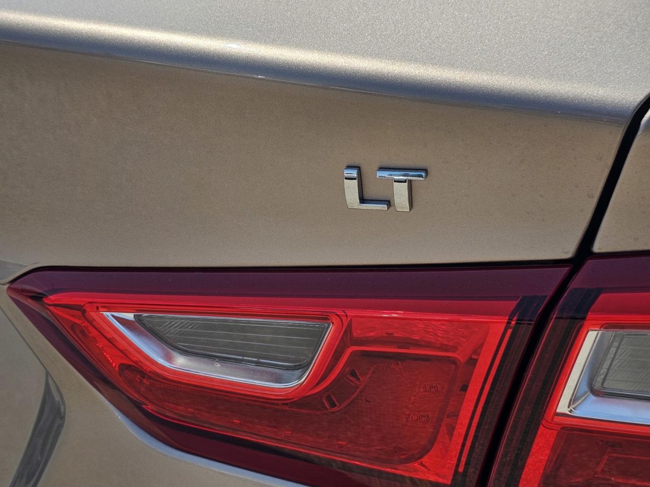 2018 Chevrolet Malibu LT - Photo #10