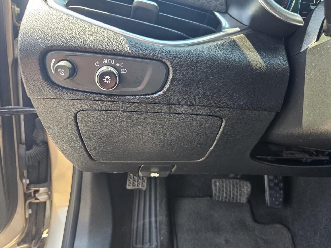 2018 Chevrolet Malibu LT - Photo #12