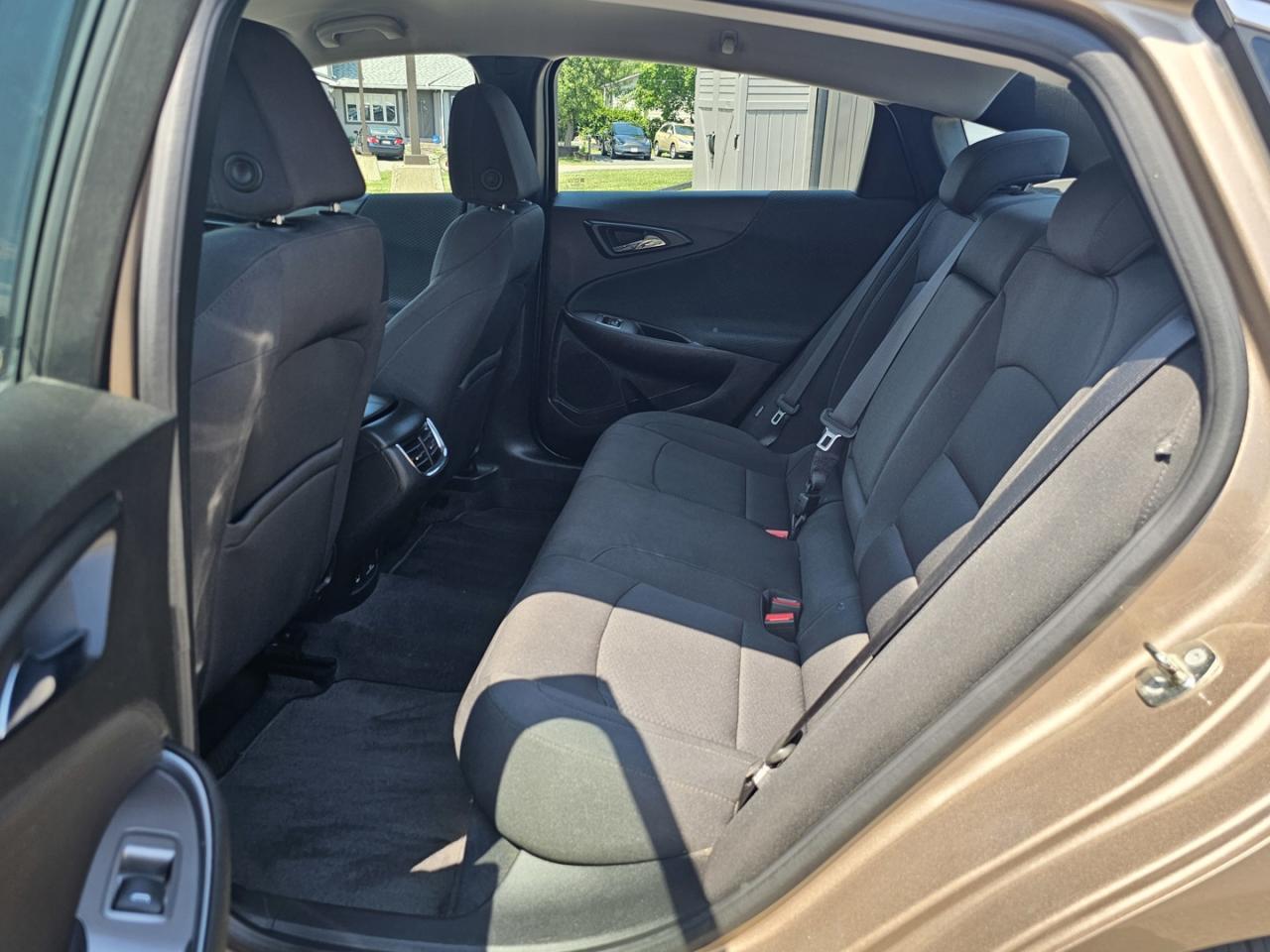 2018 Chevrolet Malibu LT - Photo #18