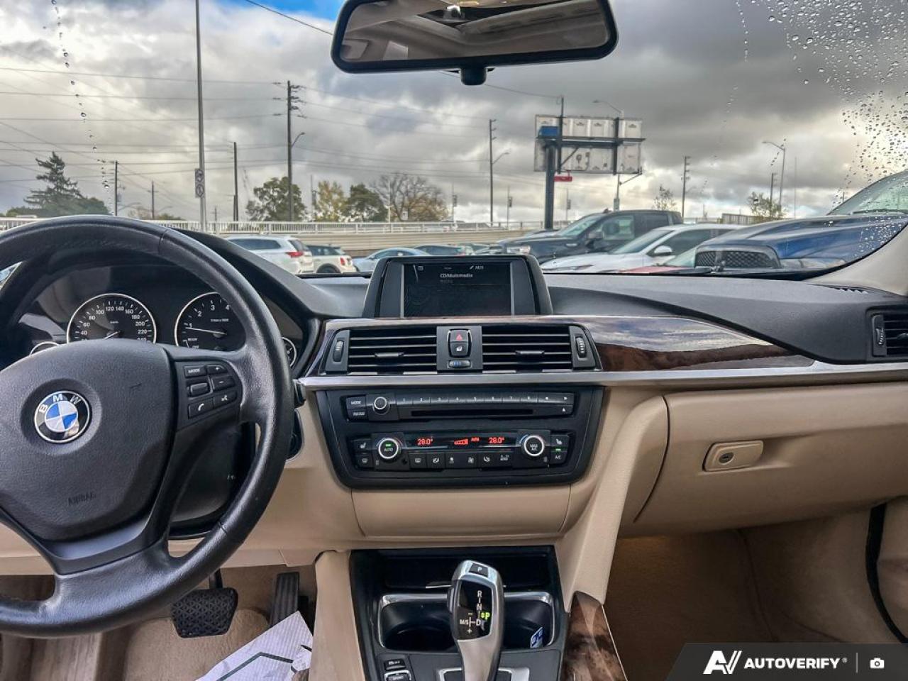 2013 BMW 3 Series 328I XDRIVE / NO ACCIDENTS / LEATHER / ROOF / AWD - Photo #12