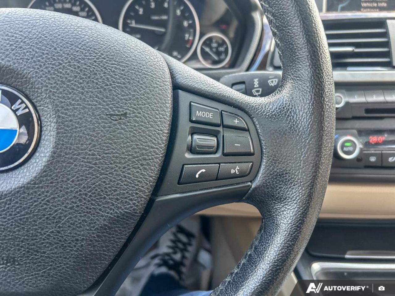 2013 BMW 3 Series 328I XDRIVE / NO ACCIDENTS / LEATHER / ROOF / AWD - Photo #15