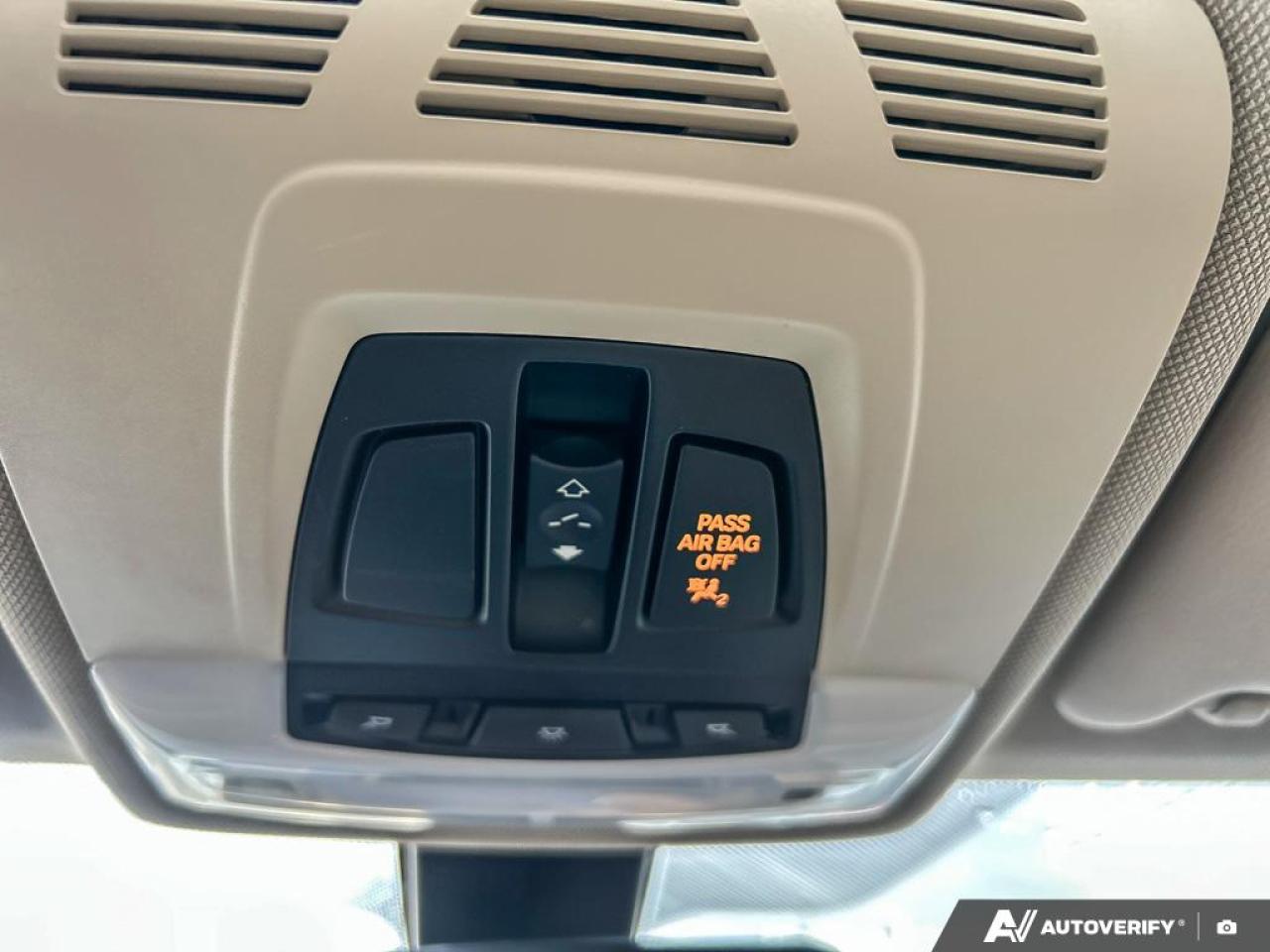 2013 BMW 3 Series 328I XDRIVE / NO ACCIDENTS / LEATHER / ROOF / AWD - Photo #20