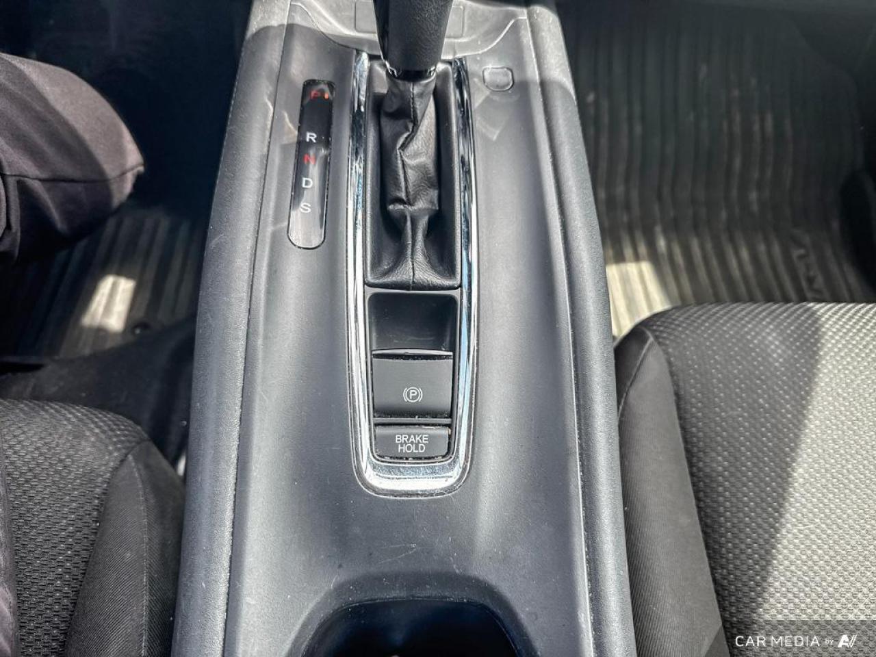 2018 Honda HR-V EX / NO ACCIDENTS / SUNROOF / HTD SEATS / AWD - Photo #18