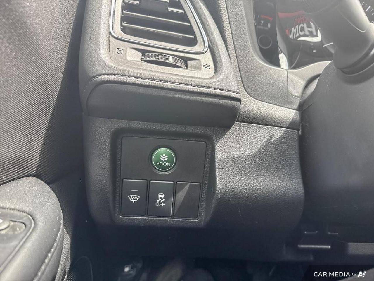 2018 Honda HR-V EX / NO ACCIDENTS / SUNROOF / HTD SEATS / AWD - Photo #14