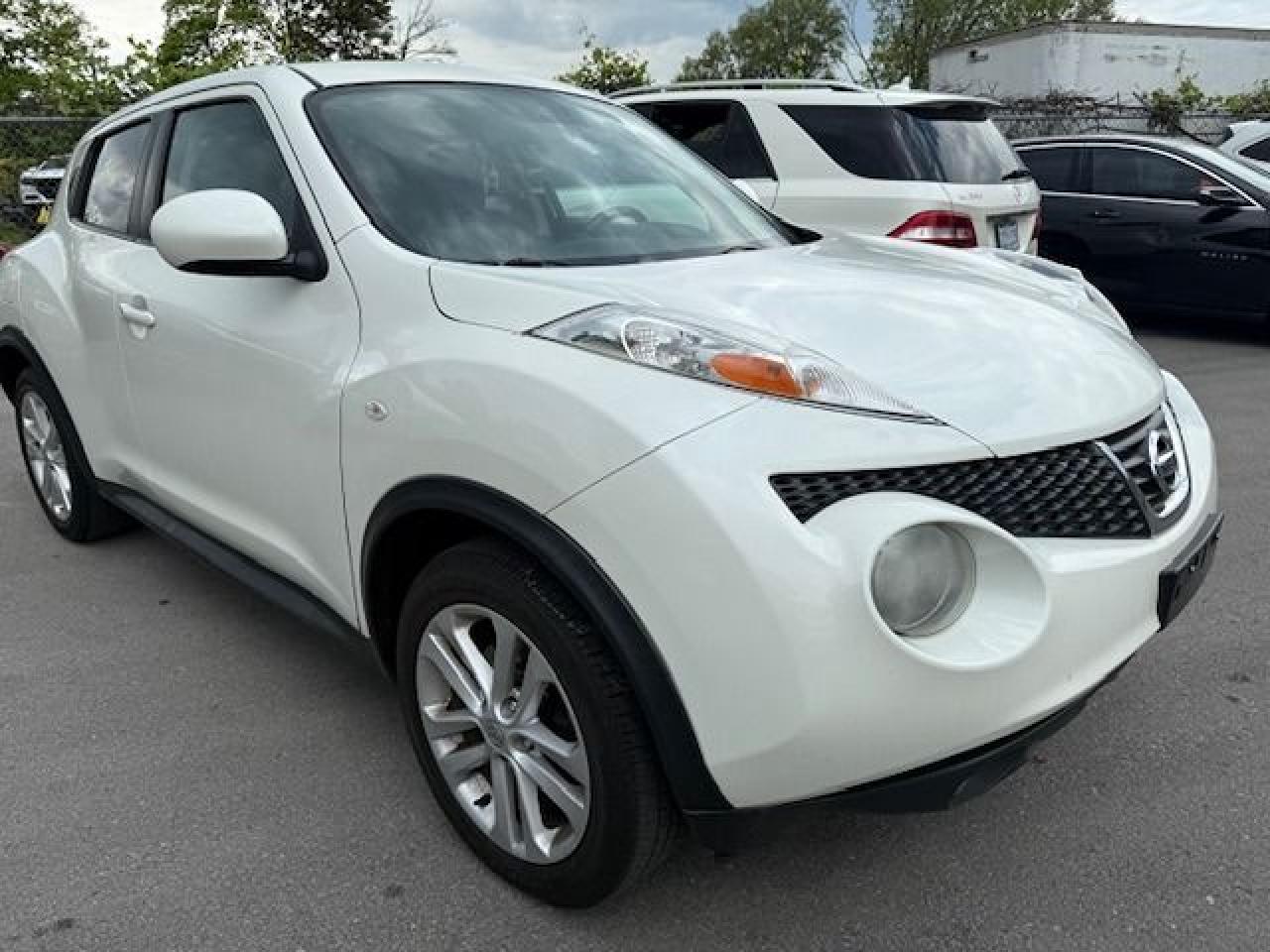 2014 Nissan Juke SV - Photo #1