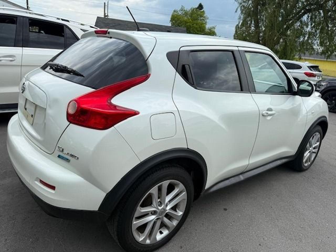 2014 Nissan Juke SV - Photo #15