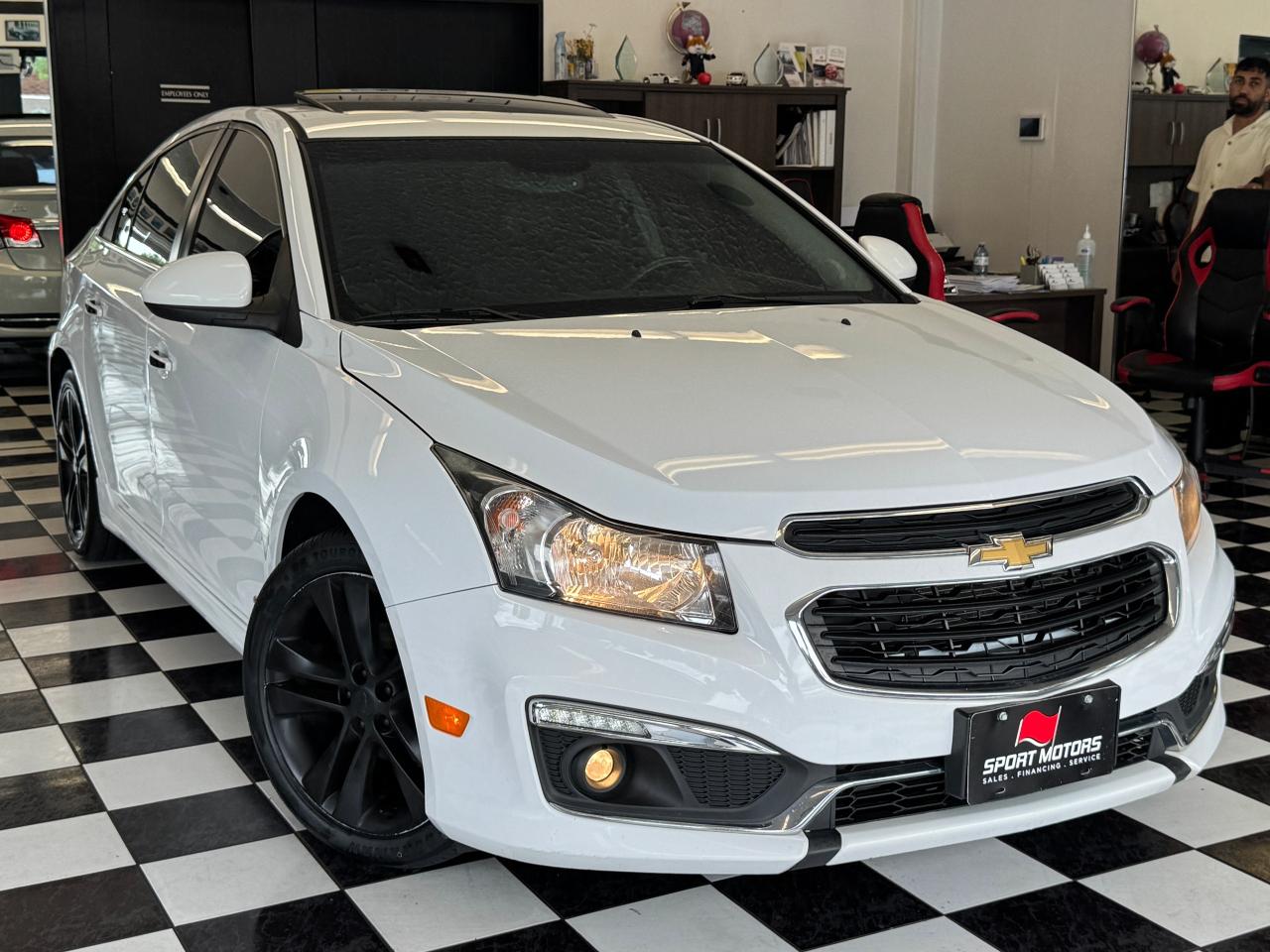 2016 Chevrolet Cruze LTZ+New Tires+Roof+BSM+GPS+CLEAN CARFAX Photo18