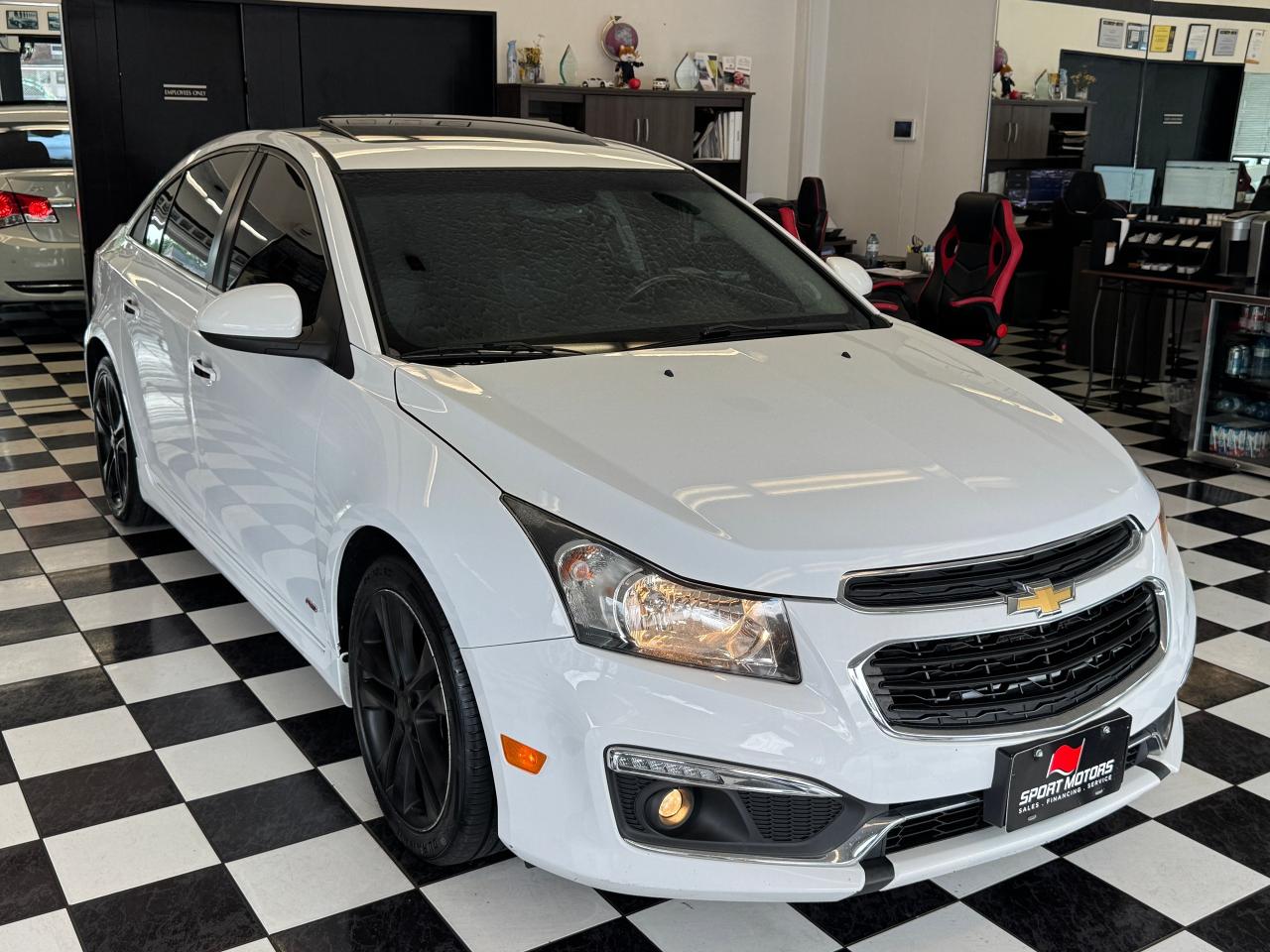 2016 Chevrolet Cruze LTZ+New Tires+Roof+BSM+GPS+CLEAN CARFAX Photo11